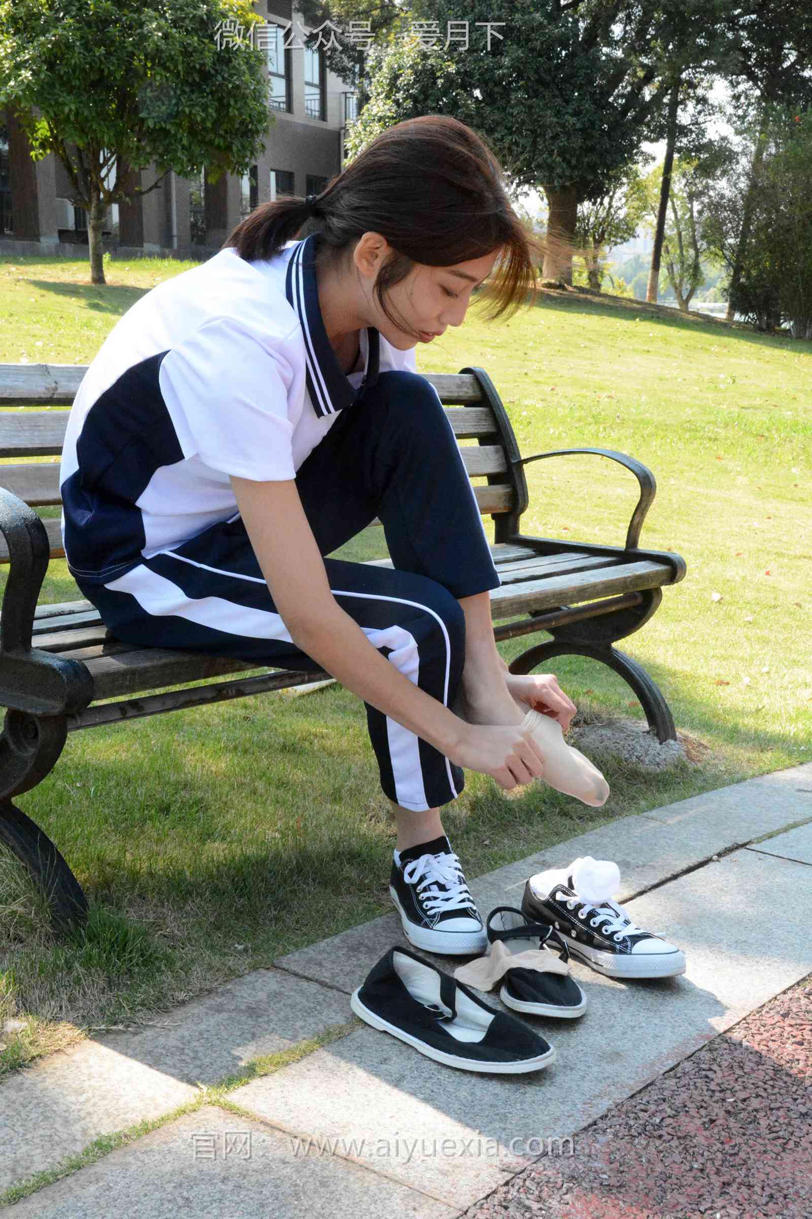 图片[60]-月下摄影 NO.004 秀秀~浅发校服 其实我喜欢酷酷的，今天第一期被安排了校服！[130P] – 速更版-美库