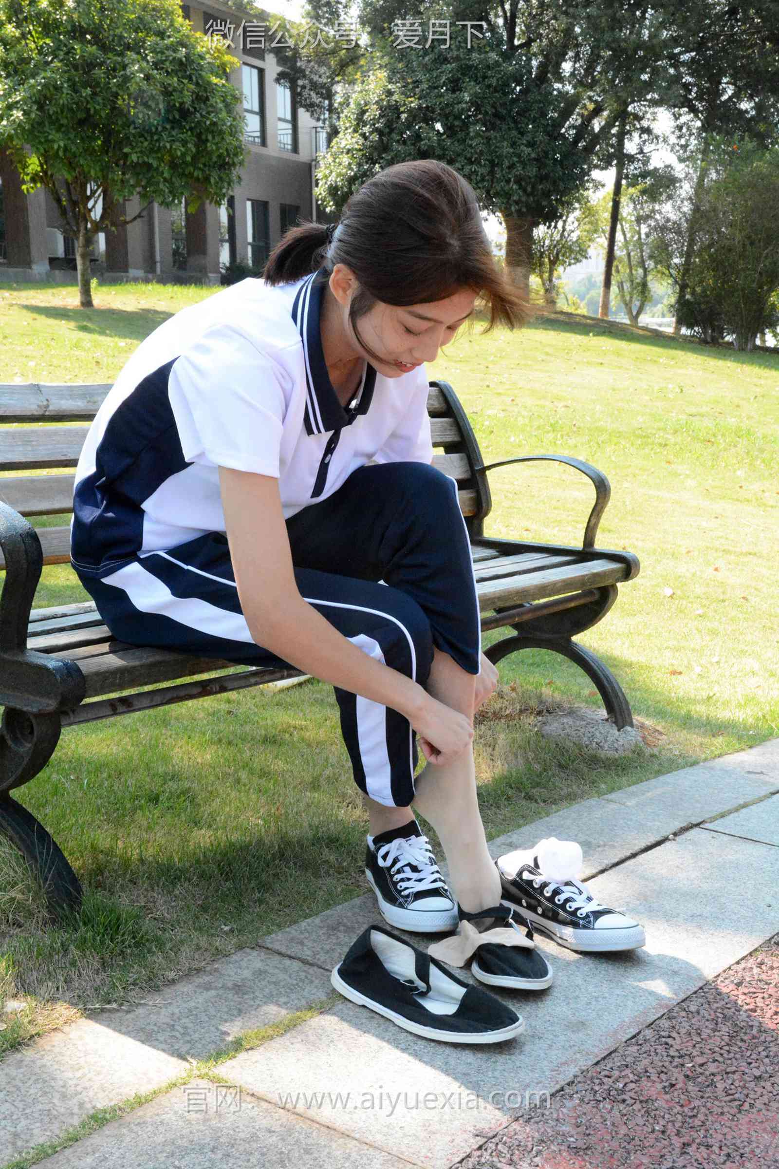 图片[63]-月下摄影 NO.004 秀秀~浅发校服 其实我喜欢酷酷的，今天第一期被安排了校服！[130P] – 速更版-美库