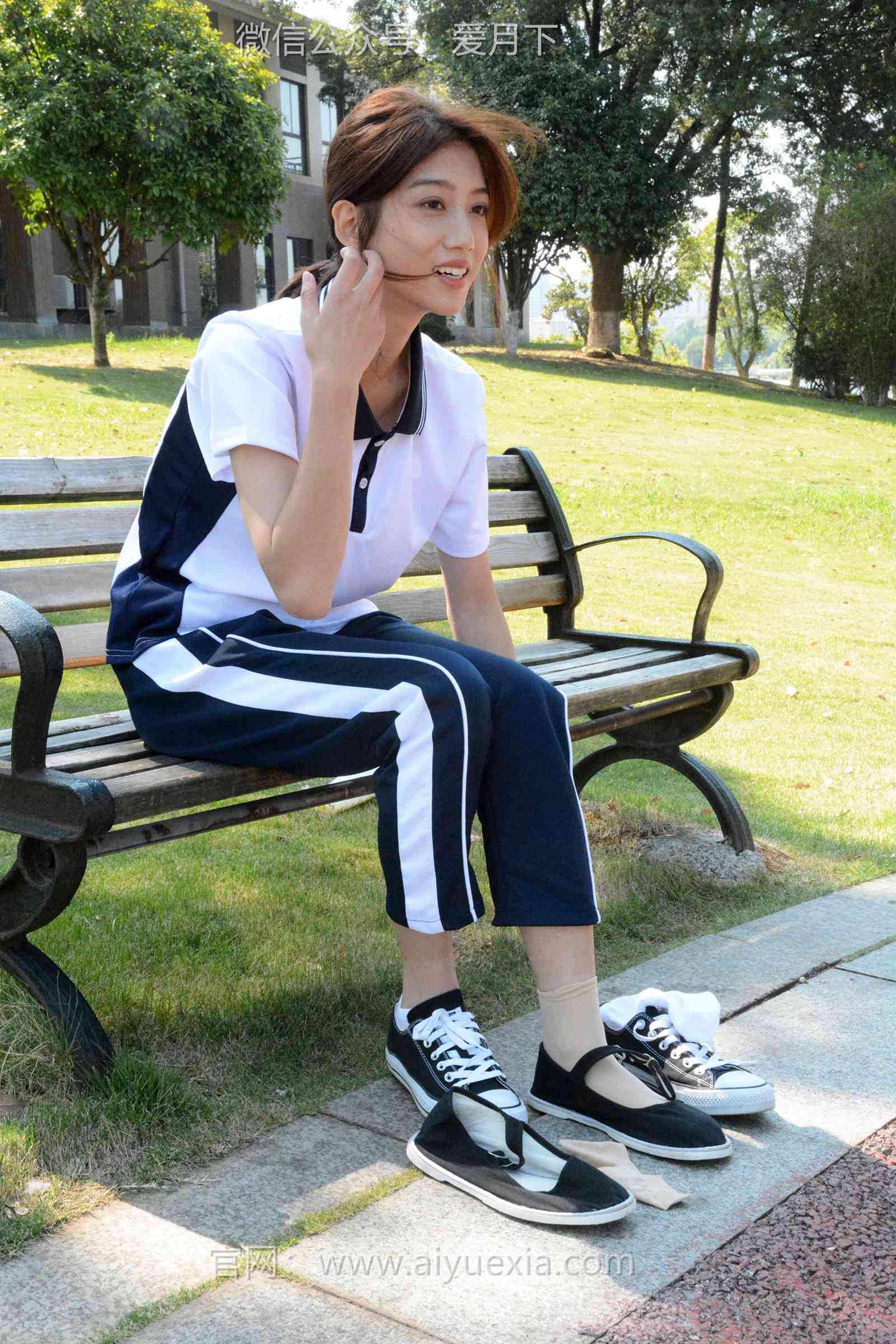 图片[67]-月下摄影 NO.004 秀秀~浅发校服 其实我喜欢酷酷的，今天第一期被安排了校服！[130P] – 速更版-美库