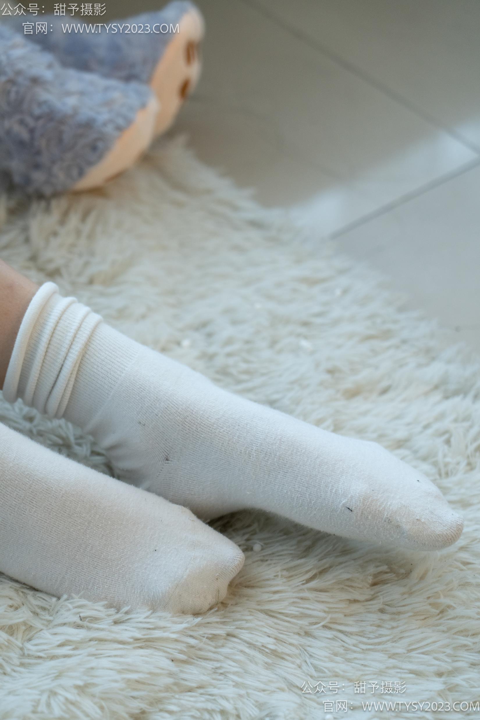 图片[49]-甜予摄影 NO.037 澜澜-板鞋、白棉袜、裸足[120P] – 速更版-美库
