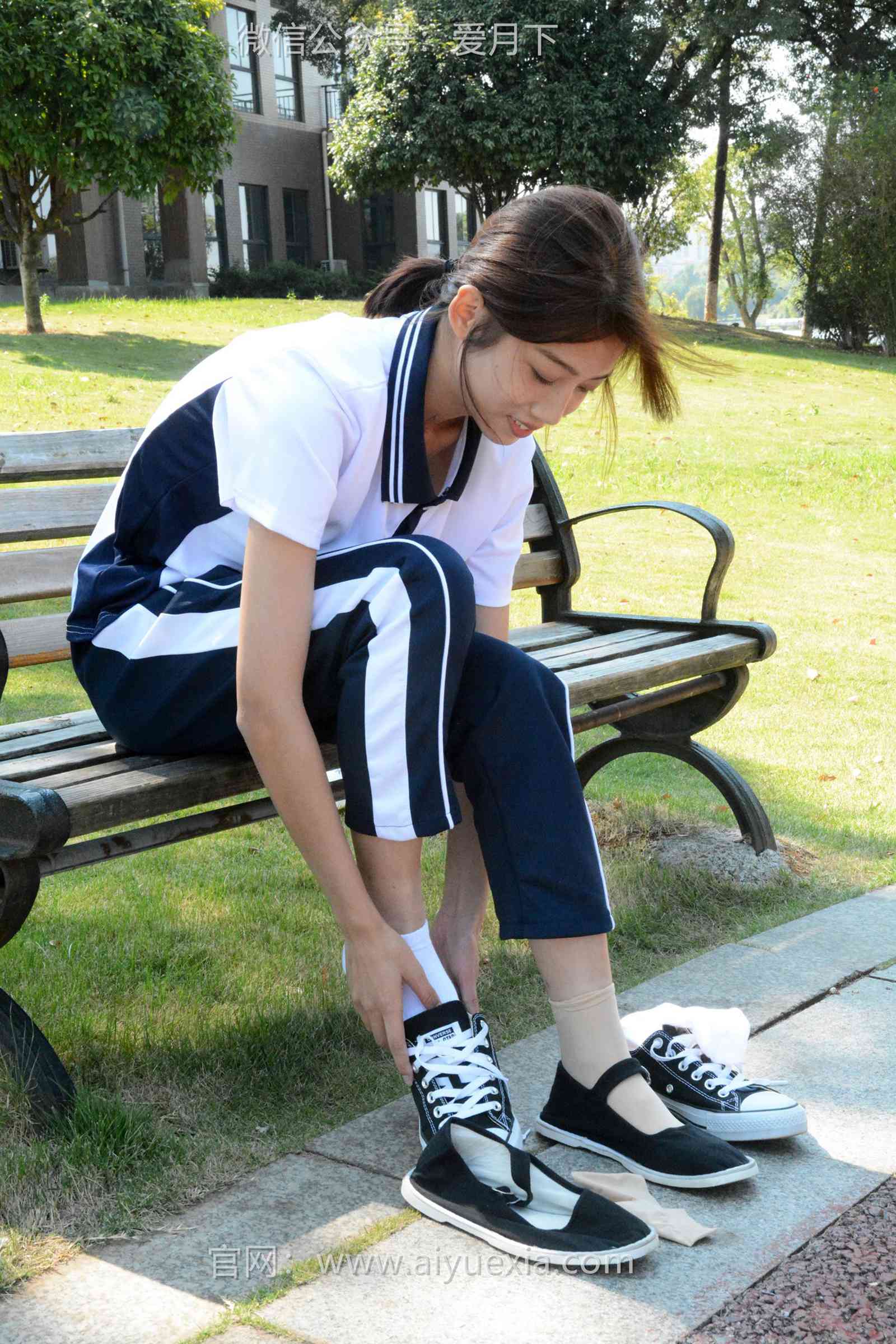 图片[70]-月下摄影 NO.004 秀秀~浅发校服 其实我喜欢酷酷的，今天第一期被安排了校服！[130P] – 速更版-美库