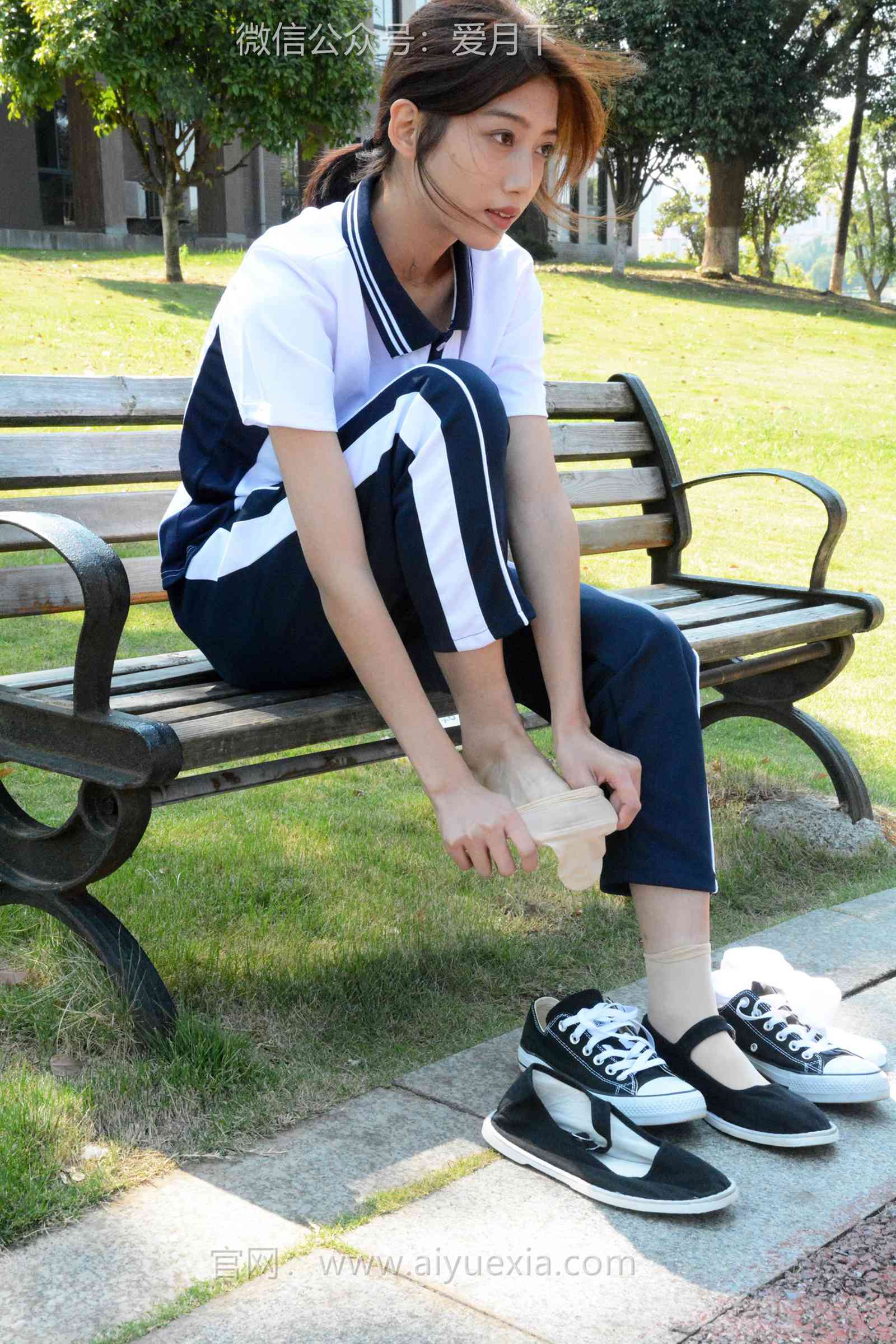 图片[77]-月下摄影 NO.004 秀秀~浅发校服 其实我喜欢酷酷的，今天第一期被安排了校服！[130P] – 速更版-美库