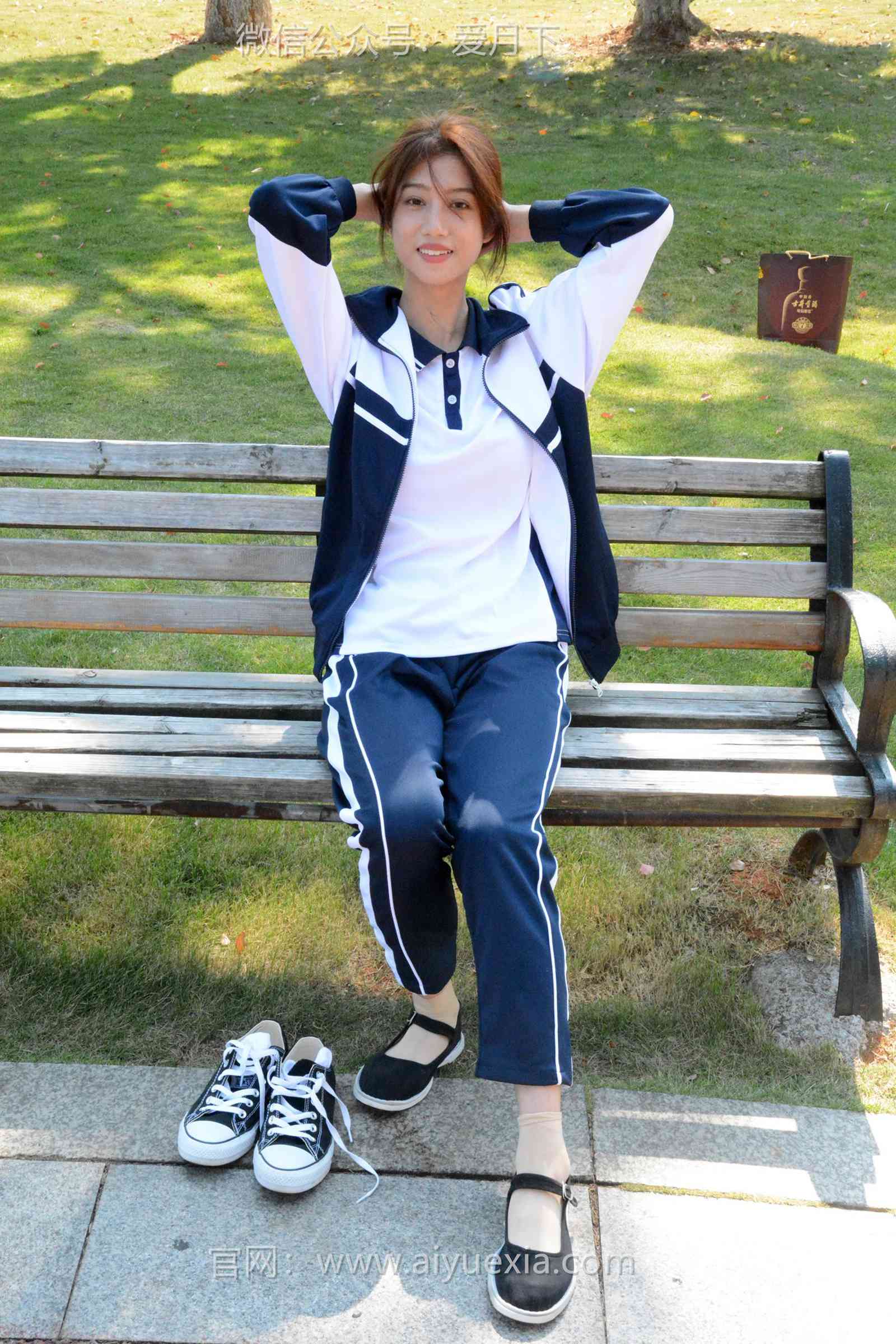 图片[109]-月下摄影 NO.004 秀秀~浅发校服 其实我喜欢酷酷的，今天第一期被安排了校服！[130P] – 速更版-美库