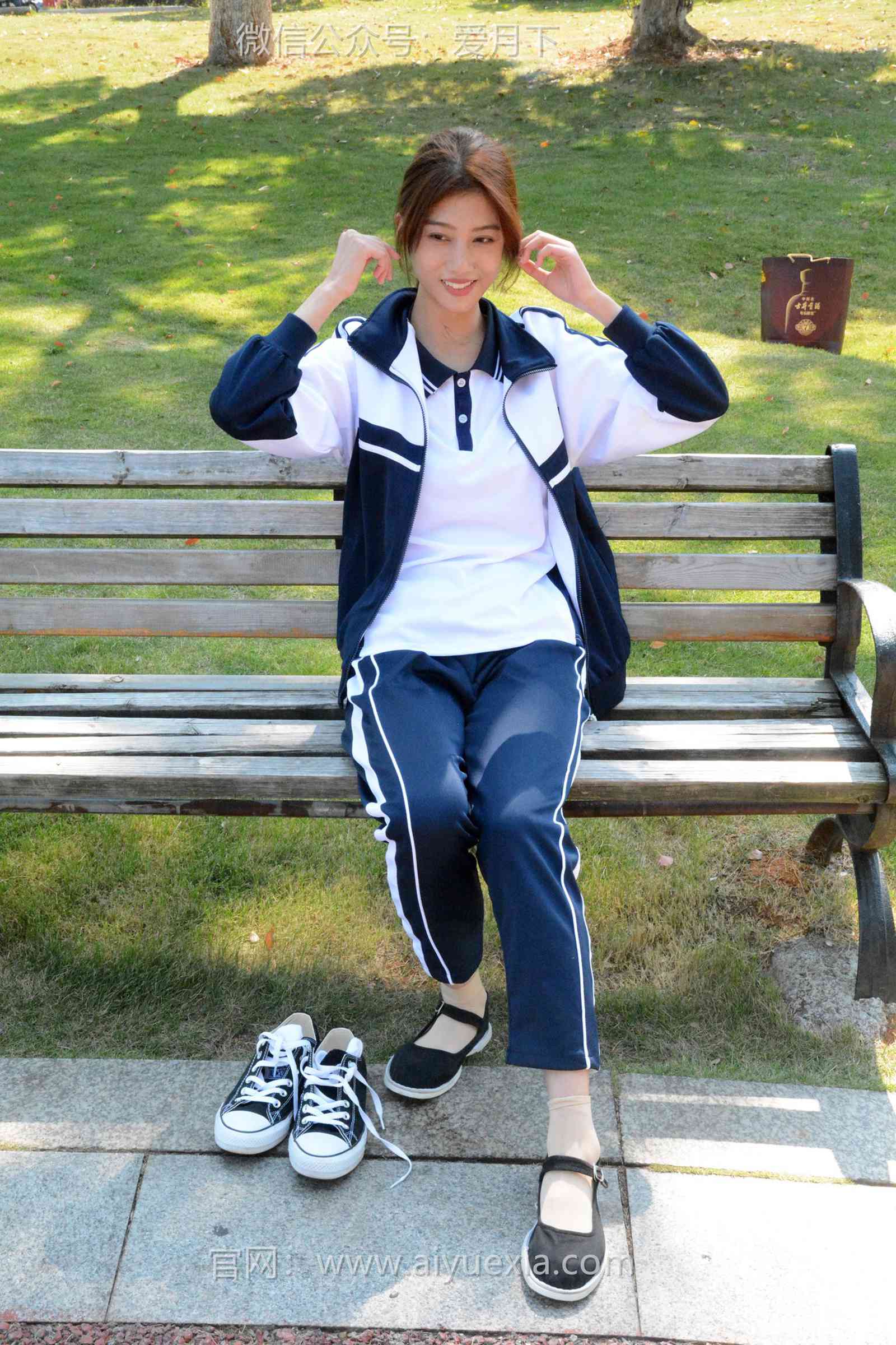 图片[112]-月下摄影 NO.004 秀秀~浅发校服 其实我喜欢酷酷的，今天第一期被安排了校服！[130P] – 速更版-美库