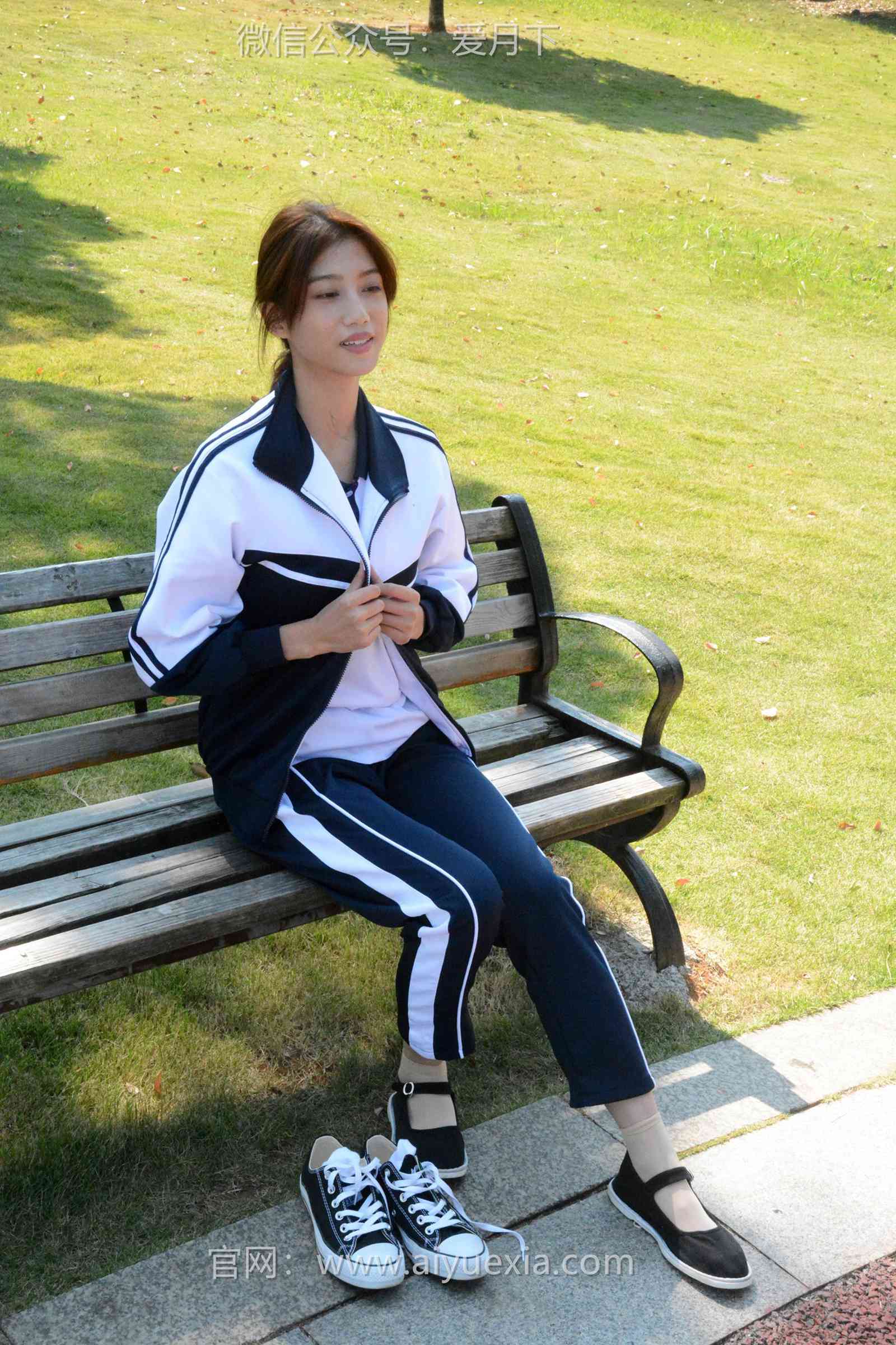 图片[114]-月下摄影 NO.004 秀秀~浅发校服 其实我喜欢酷酷的，今天第一期被安排了校服！[130P] – 速更版-美库