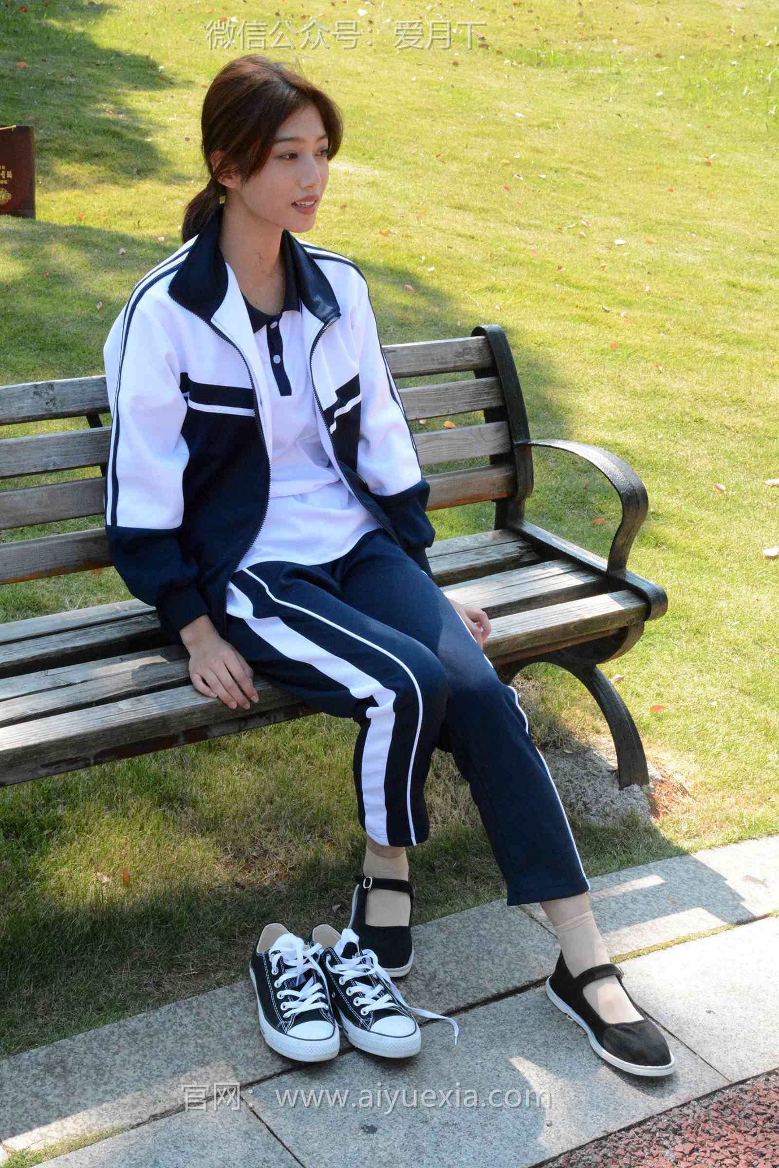 图片[117]-月下摄影 NO.004 秀秀~浅发校服 其实我喜欢酷酷的，今天第一期被安排了校服！[130P] – 速更版-美库