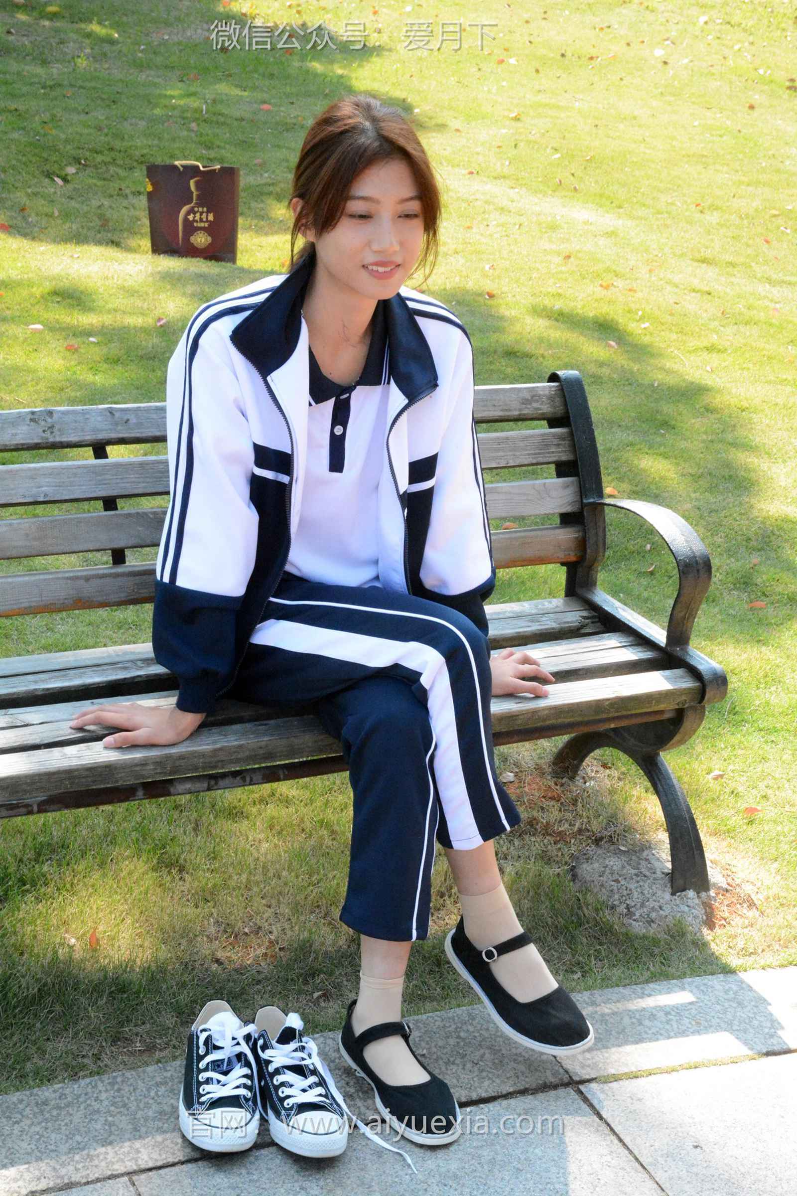 图片[119]-月下摄影 NO.004 秀秀~浅发校服 其实我喜欢酷酷的，今天第一期被安排了校服！[130P] – 速更版-美库