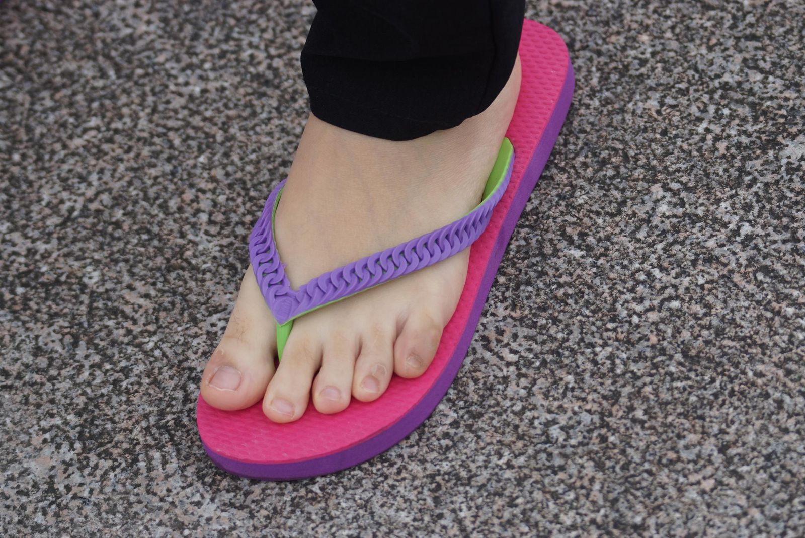 图片[22]-自由摄影 No.270 白嫩的要命的裸足 [35P] – 速更版-美库