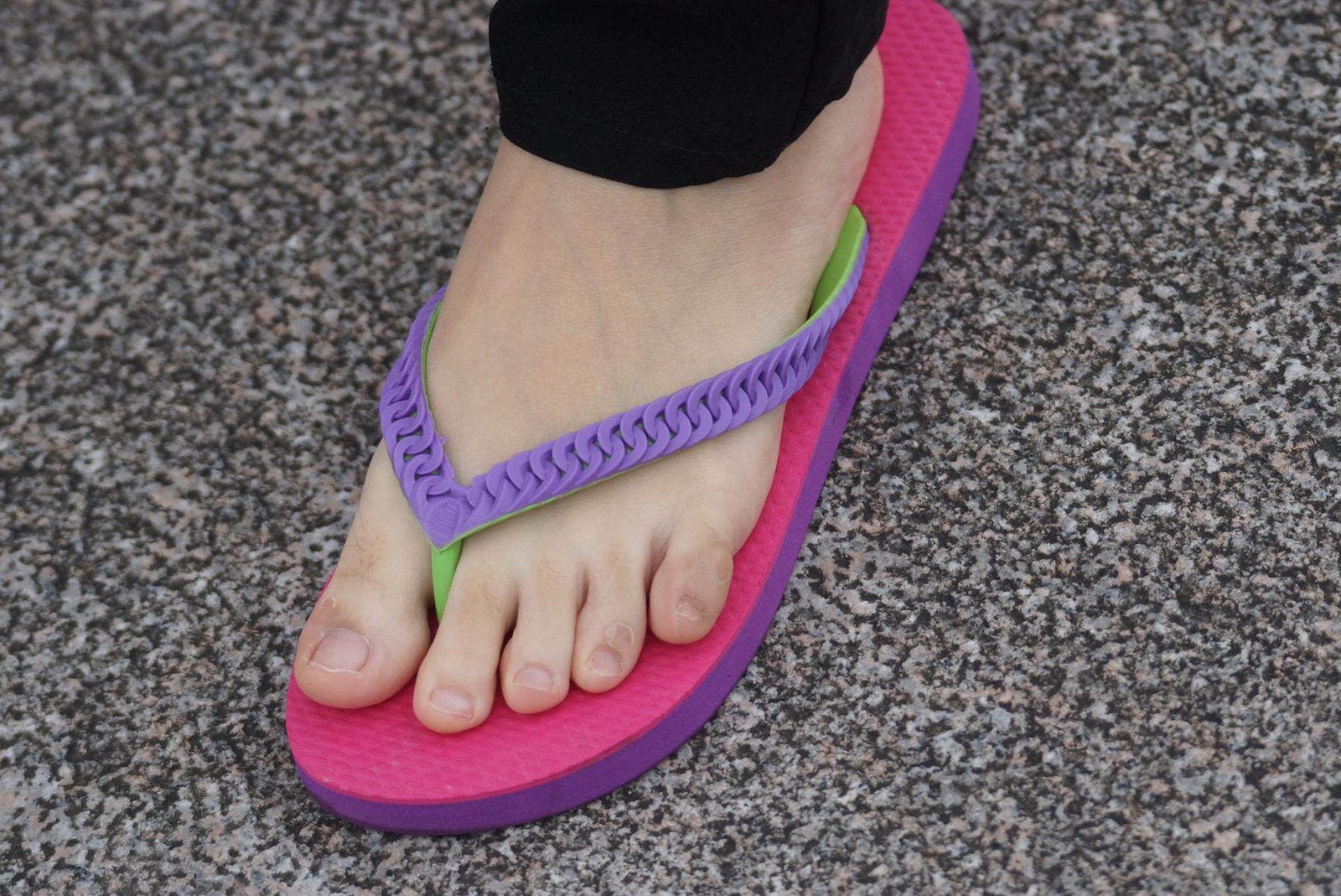 图片[23]-自由摄影 No.270 白嫩的要命的裸足 [35P] – 速更版-美库