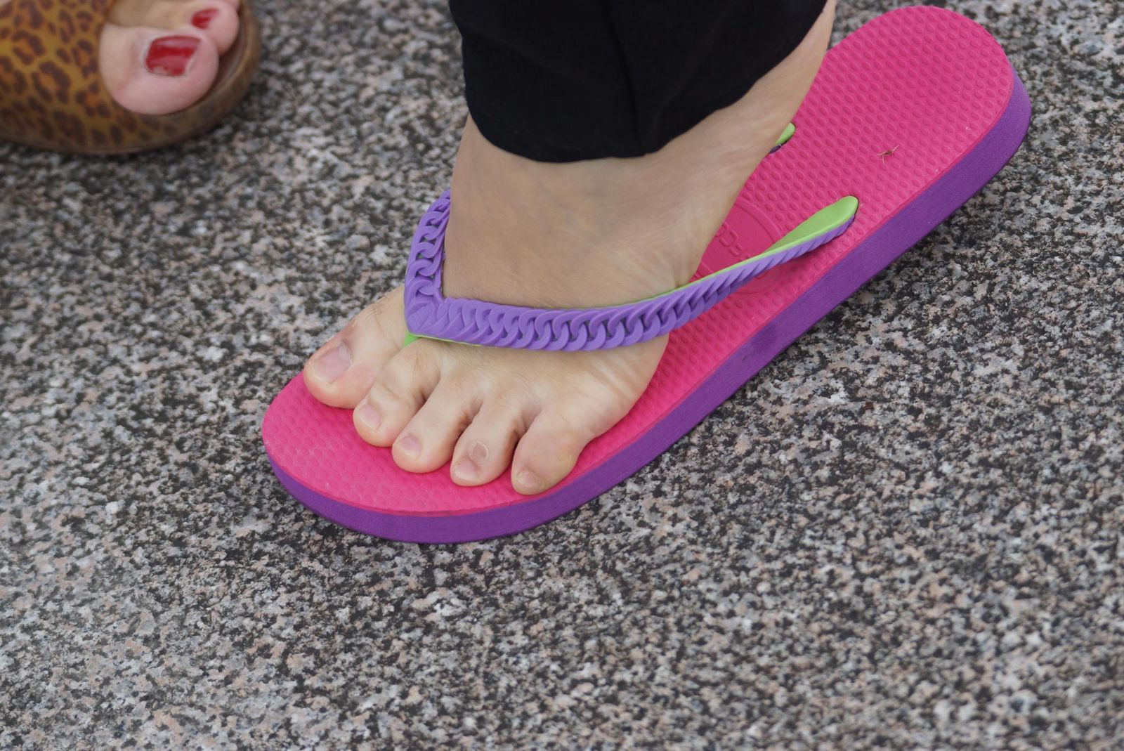 图片[26]-自由摄影 No.270 白嫩的要命的裸足 [35P] – 速更版-美库