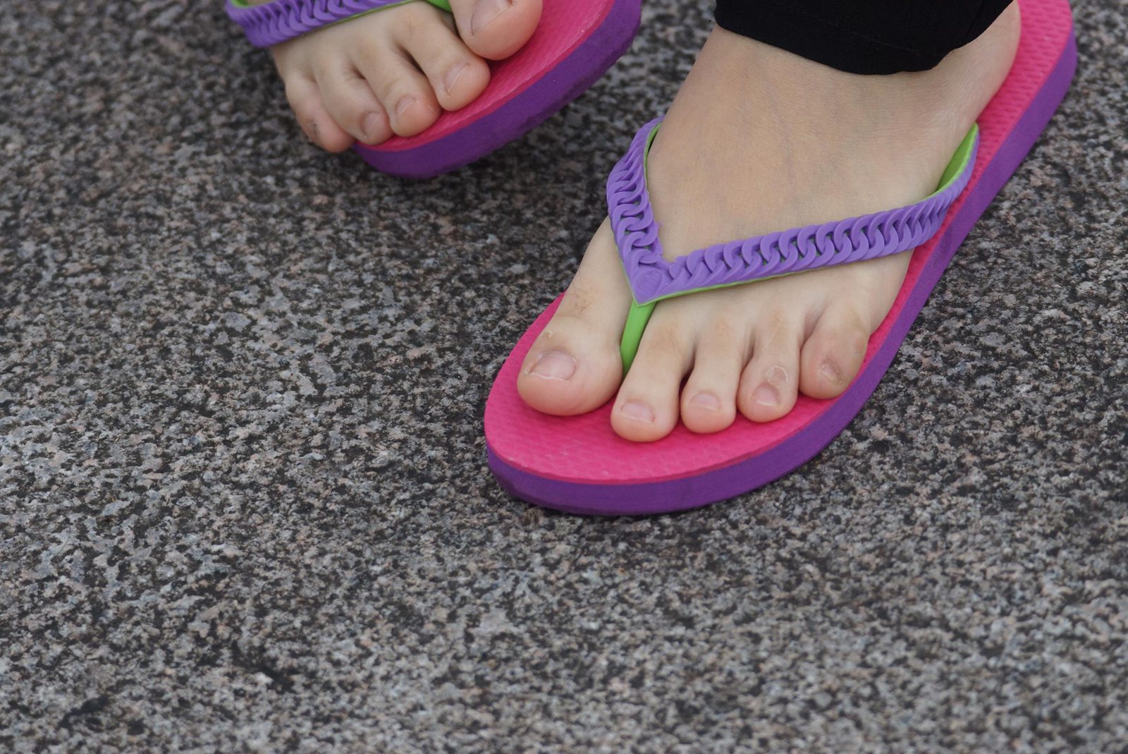 图片[27]-自由摄影 No.270 白嫩的要命的裸足 [35P] – 速更版-美库