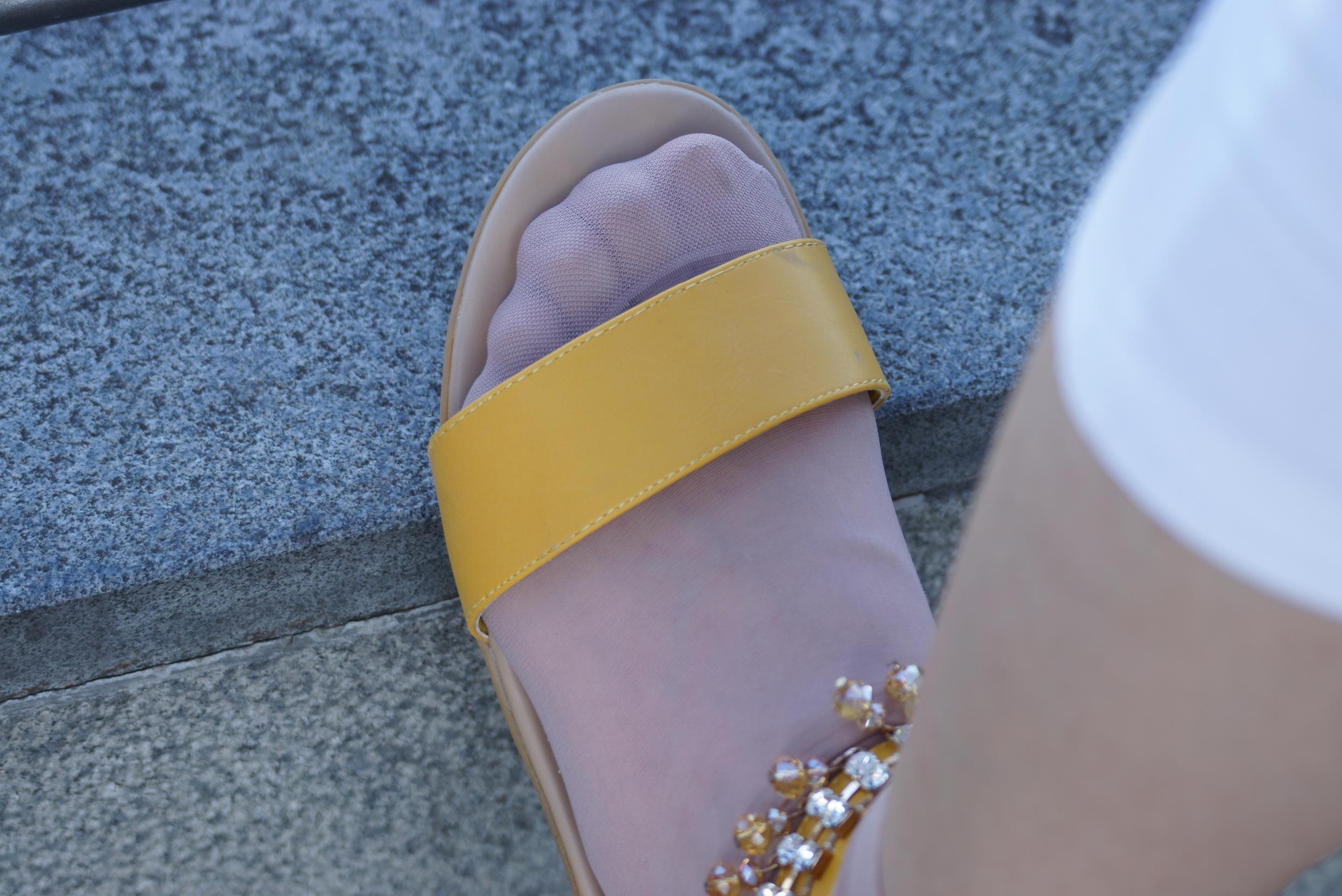 图片[15]-自由摄影 No.273 这样的穿法应该是双玉足 [47P] – 速更版-美库