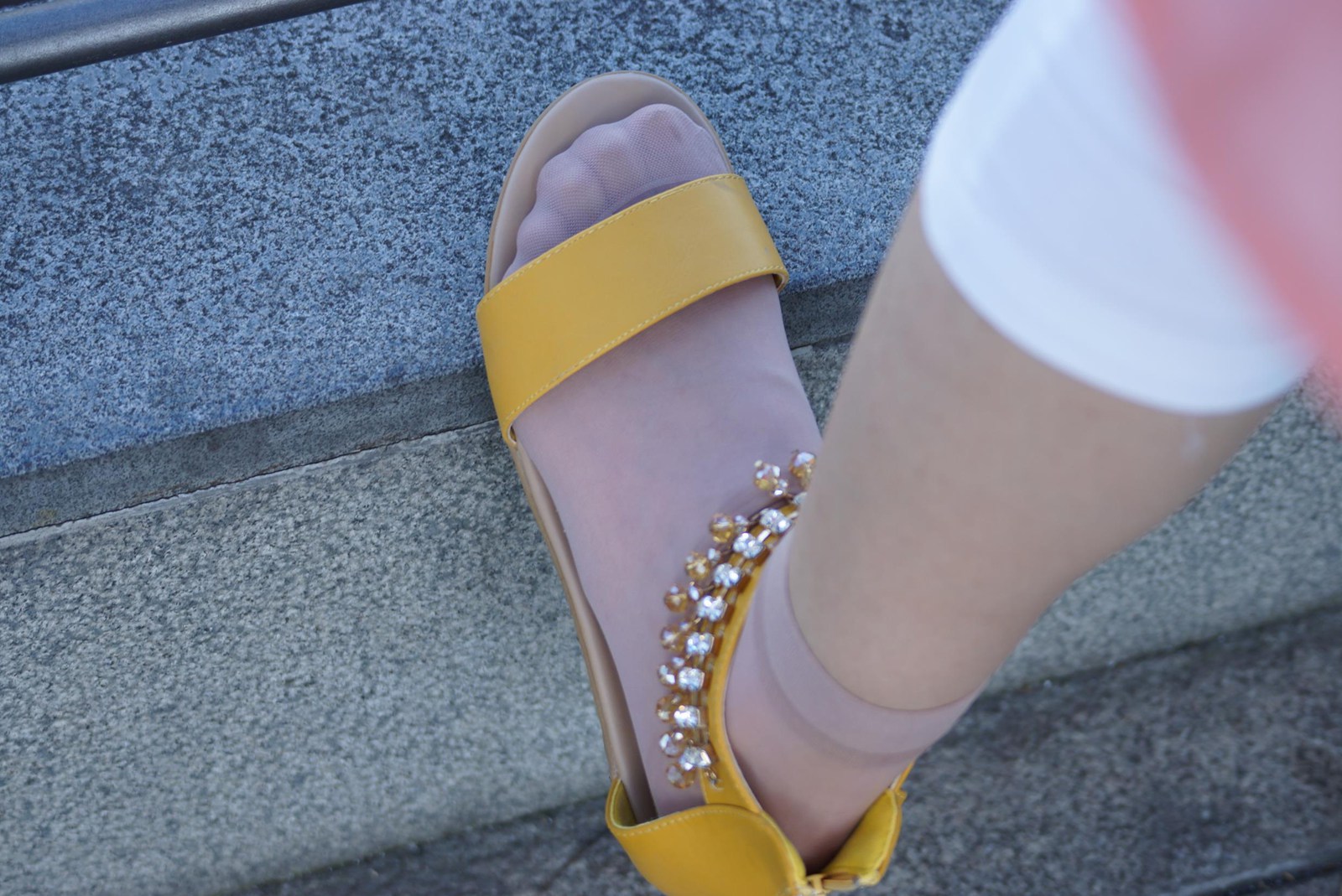 图片[16]-自由摄影 No.273 这样的穿法应该是双玉足 [47P] – 速更版-美库