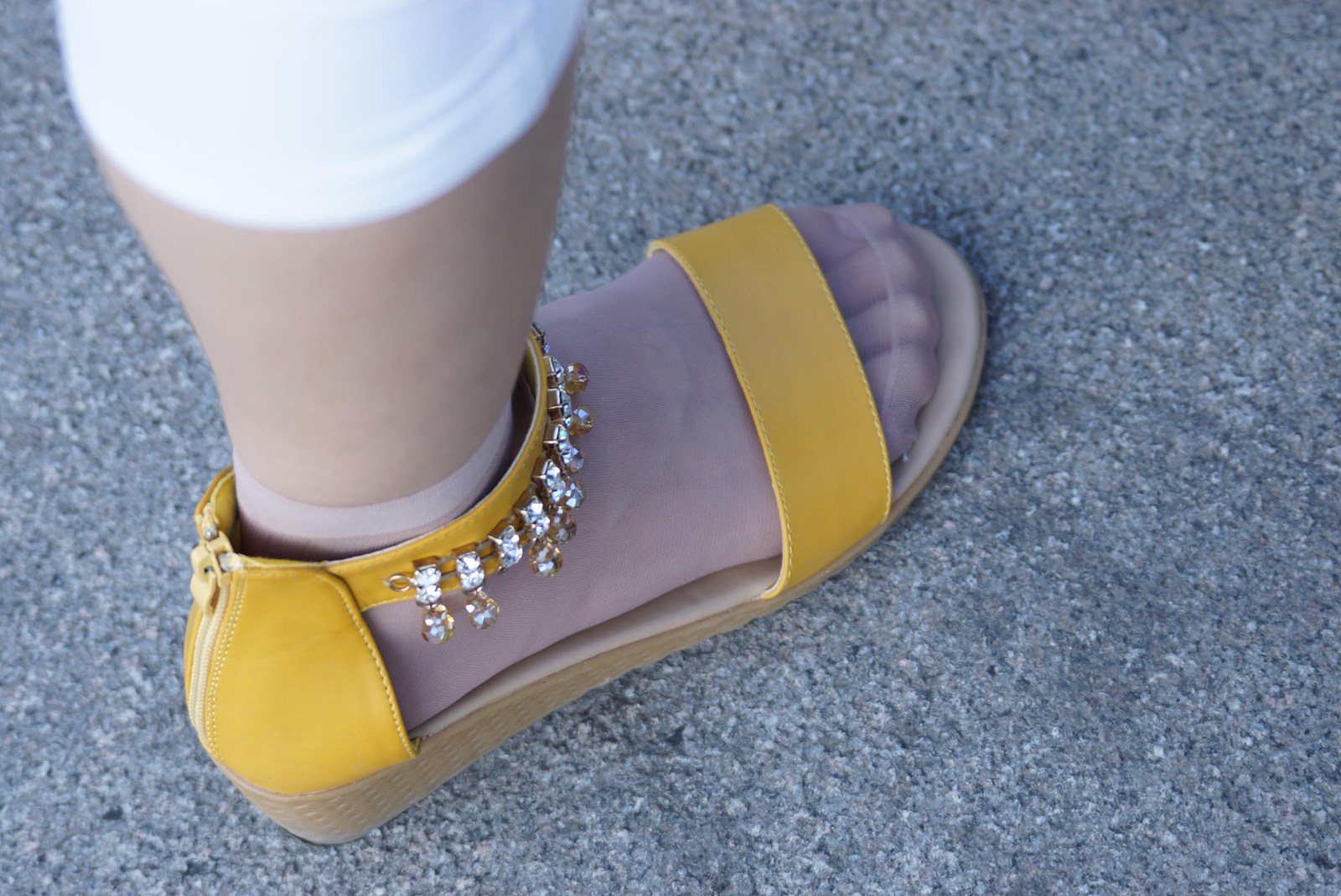 图片[22]-自由摄影 No.273 这样的穿法应该是双玉足 [47P] – 速更版-美库