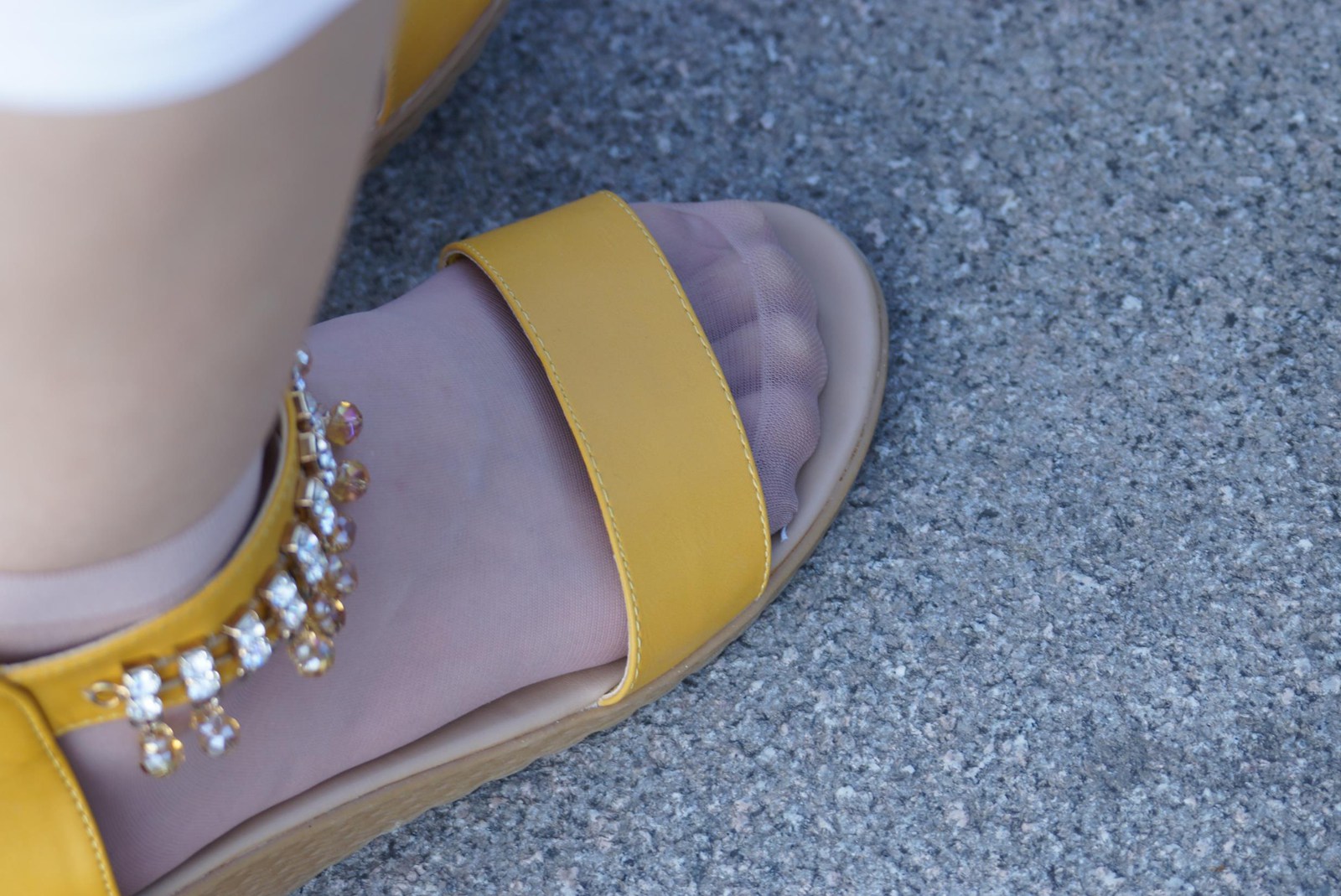 图片[25]-自由摄影 No.273 这样的穿法应该是双玉足 [47P] – 速更版-美库