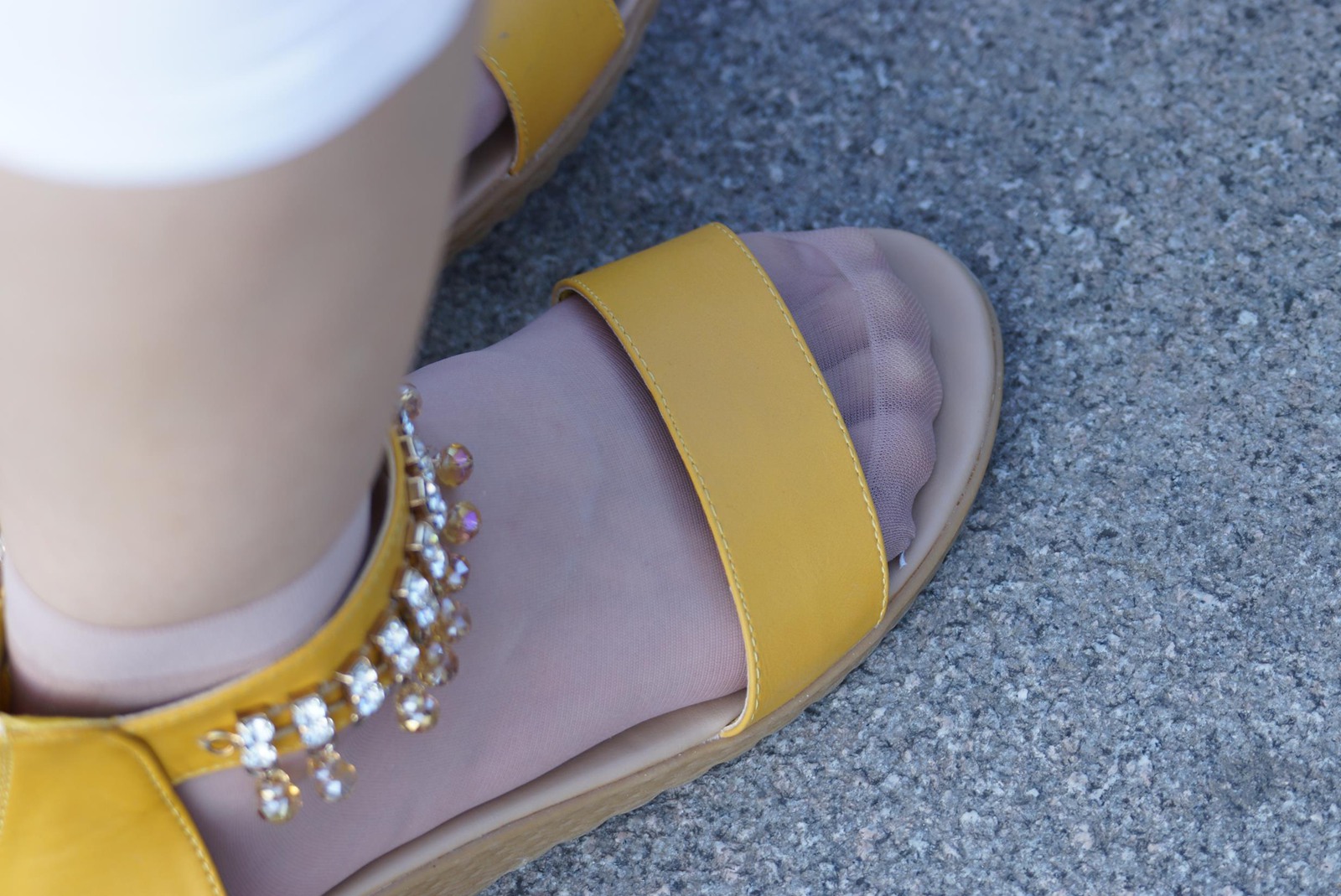 图片[26]-自由摄影 No.273 这样的穿法应该是双玉足 [47P] – 速更版-美库