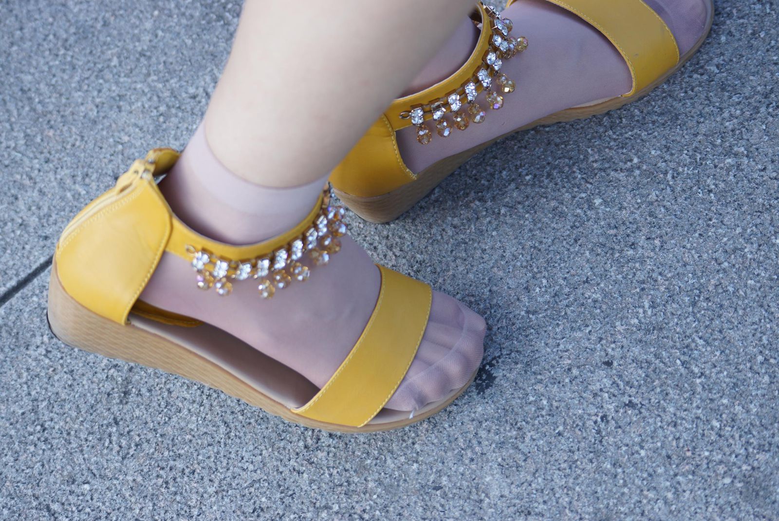 图片[31]-自由摄影 No.273 这样的穿法应该是双玉足 [47P] – 速更版-美库