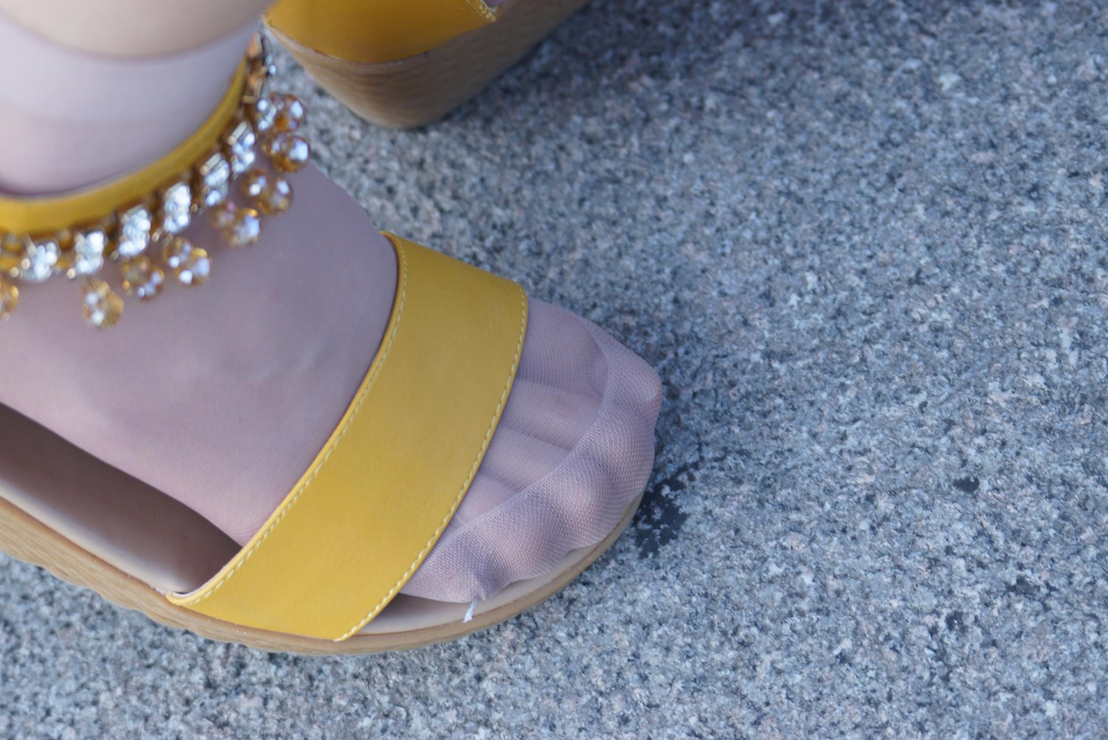 图片[32]-自由摄影 No.273 这样的穿法应该是双玉足 [47P] – 速更版-美库