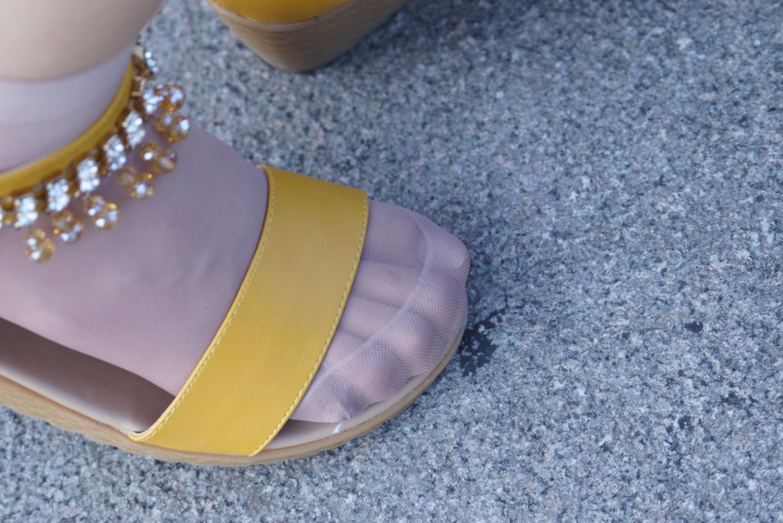 图片[34]-自由摄影 No.273 这样的穿法应该是双玉足 [47P] – 速更版-美库