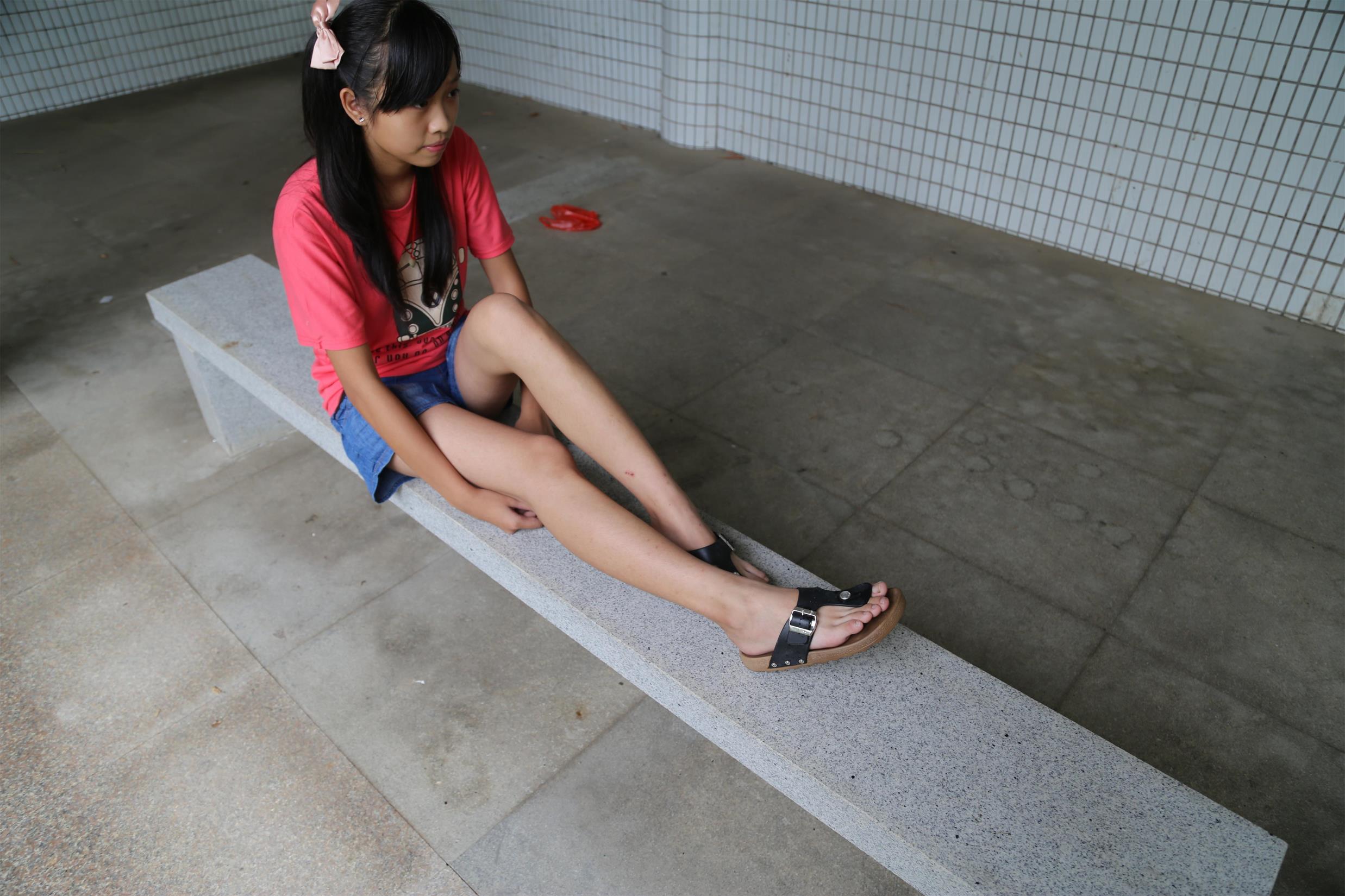 图片[33]-自由摄影 No.274 公园约拍中学女孩嫩脚 [32P] – 速更版-美库