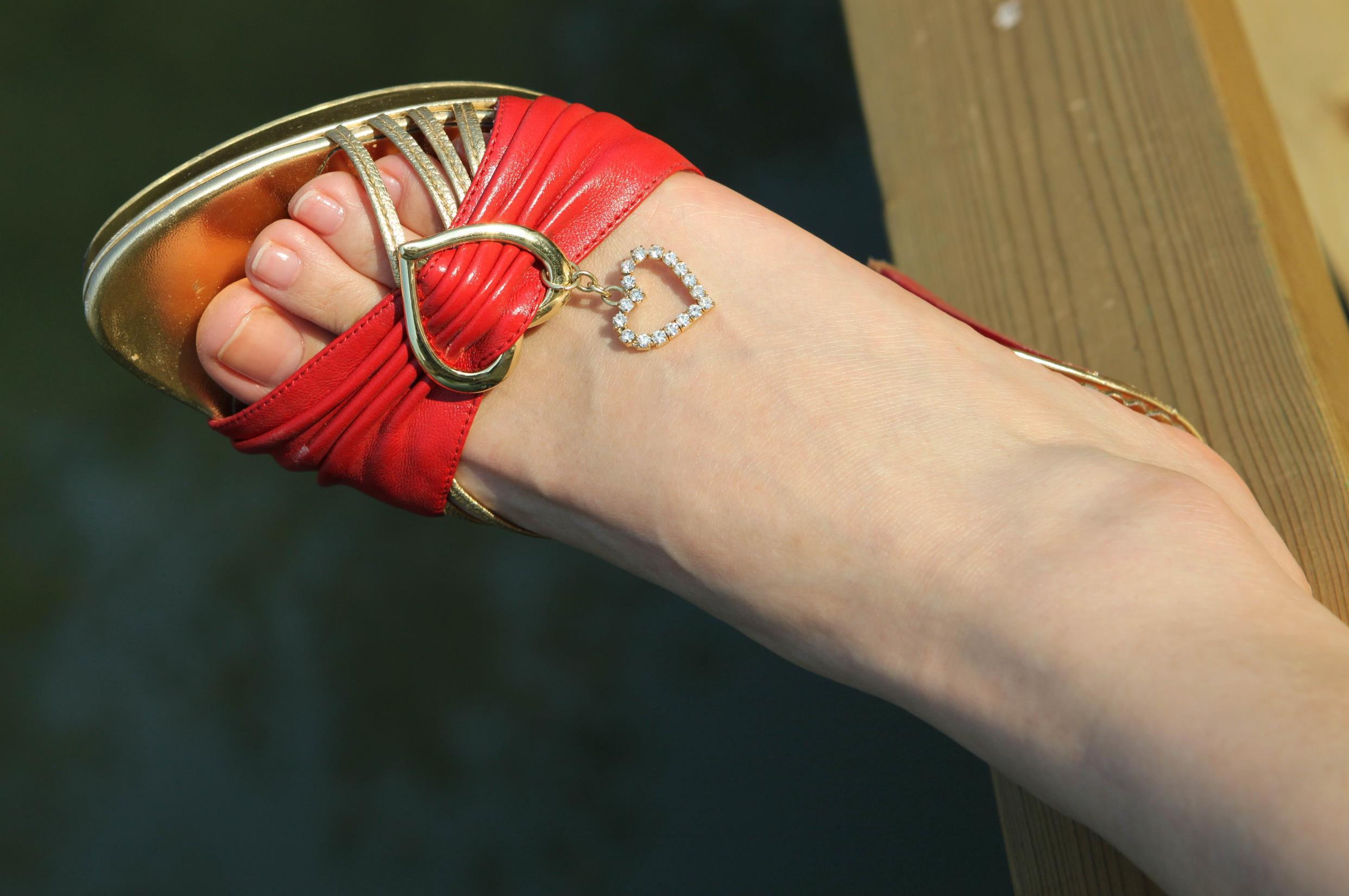 图片[21]-Fannie芬妮每足园 No.583 园林秋色 红色凉拖[73P] – 速更版-美库