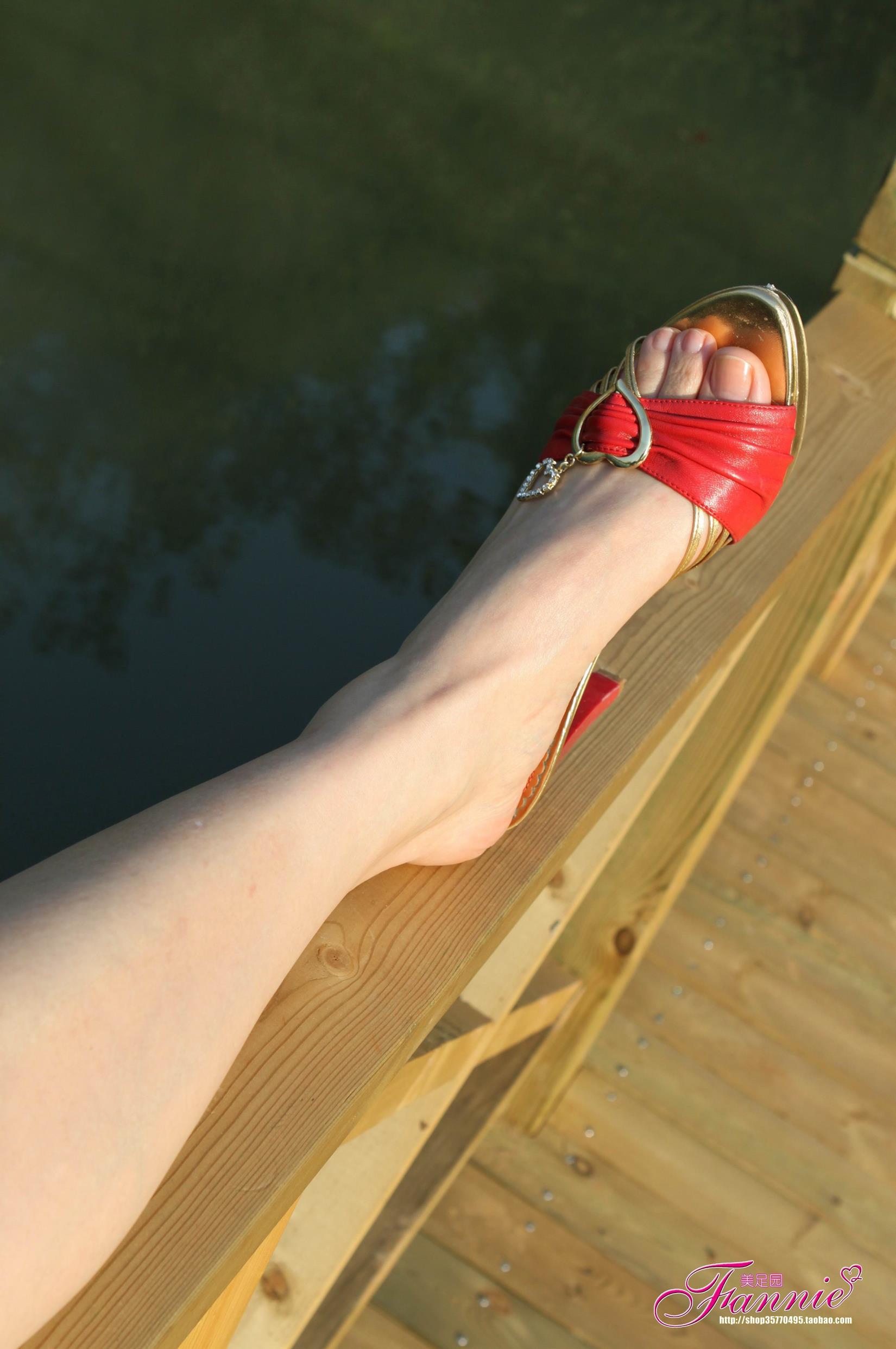 图片[30]-Fannie芬妮每足园 No.583 园林秋色 红色凉拖[73P] – 速更版-美库