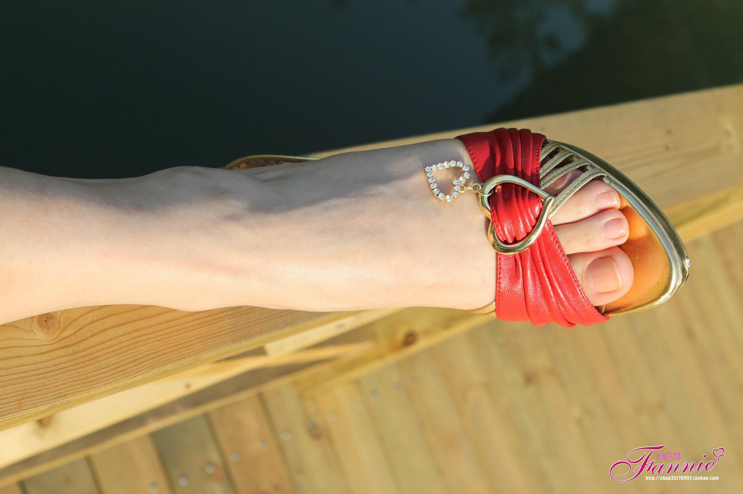 图片[31]-Fannie芬妮每足园 No.583 园林秋色 红色凉拖[73P] – 速更版-美库