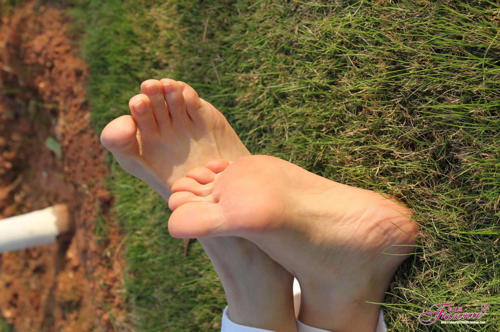 图片[37]-Fannie芬妮每足园 No.586 园林秋色 裸足[61P] – 速更版-美库