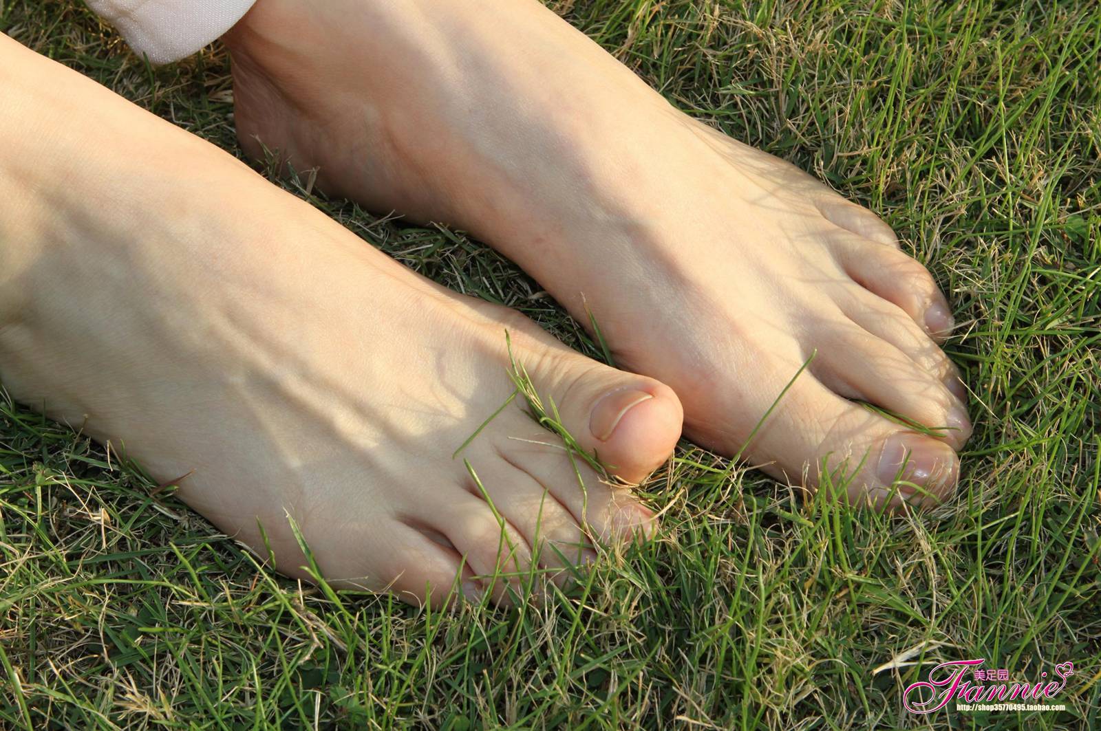 图片[56]-Fannie芬妮每足园 No.586 园林秋色 裸足[61P] – 速更版-美库