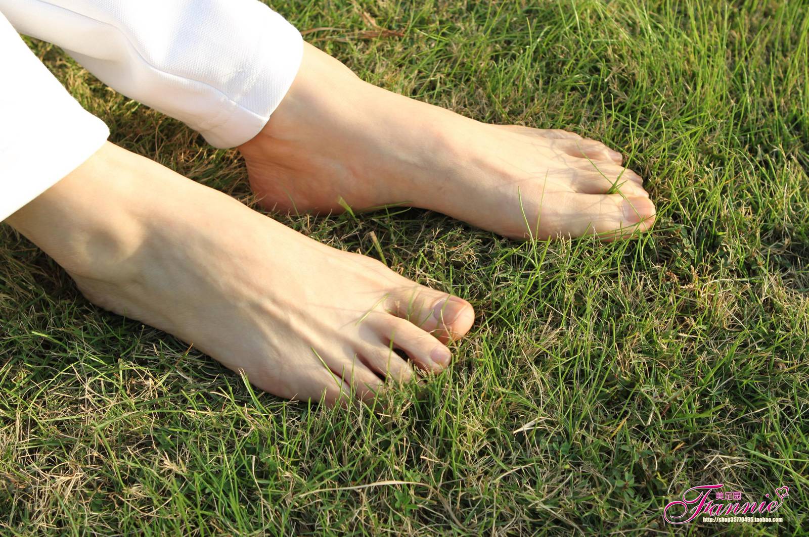 图片[57]-Fannie芬妮每足园 No.586 园林秋色 裸足[61P] – 速更版-美库