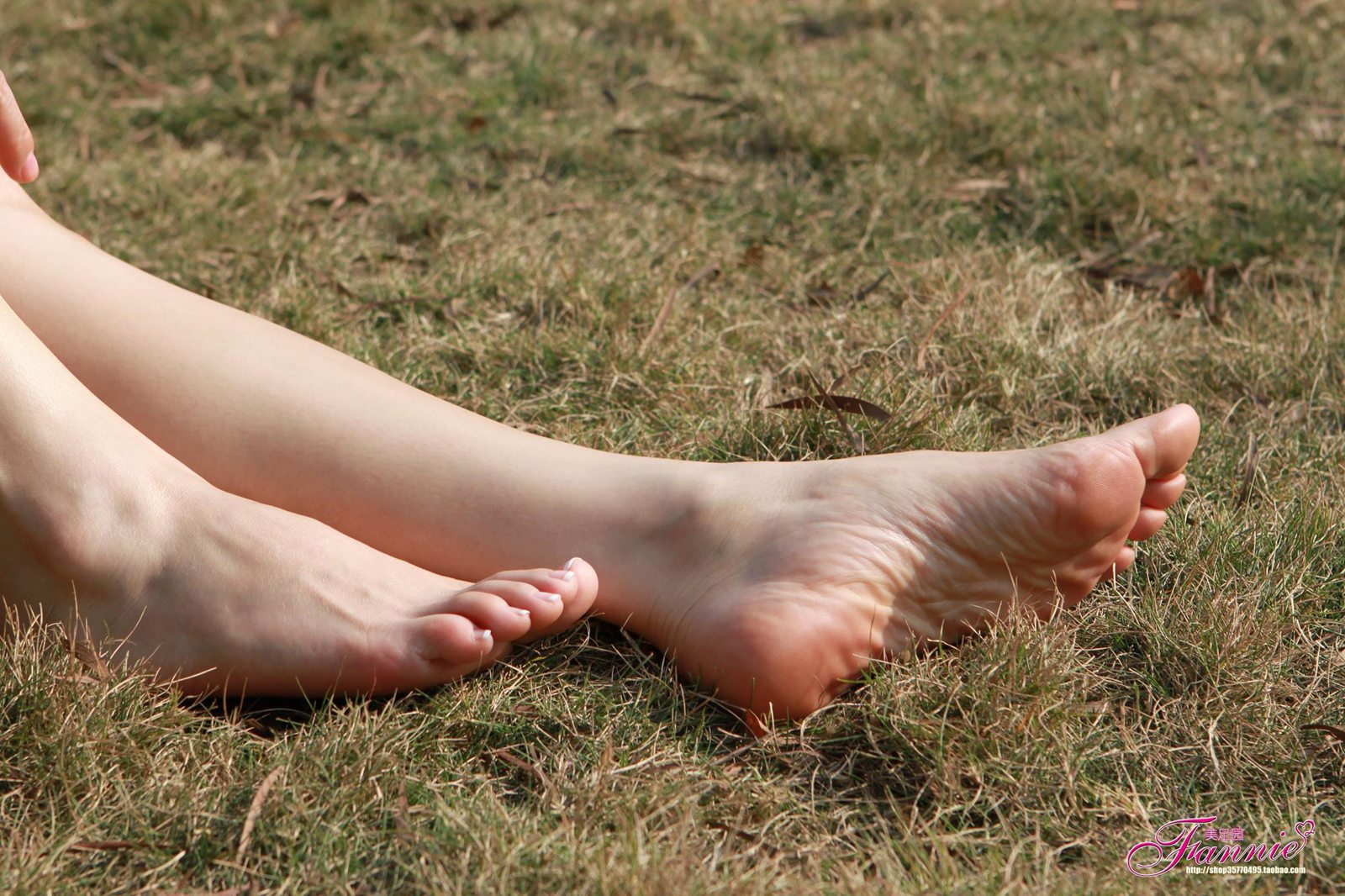 图片[20]-Fannie芬妮每足园 No.587 园林秋色 裸足2[52P] – 速更版-美库