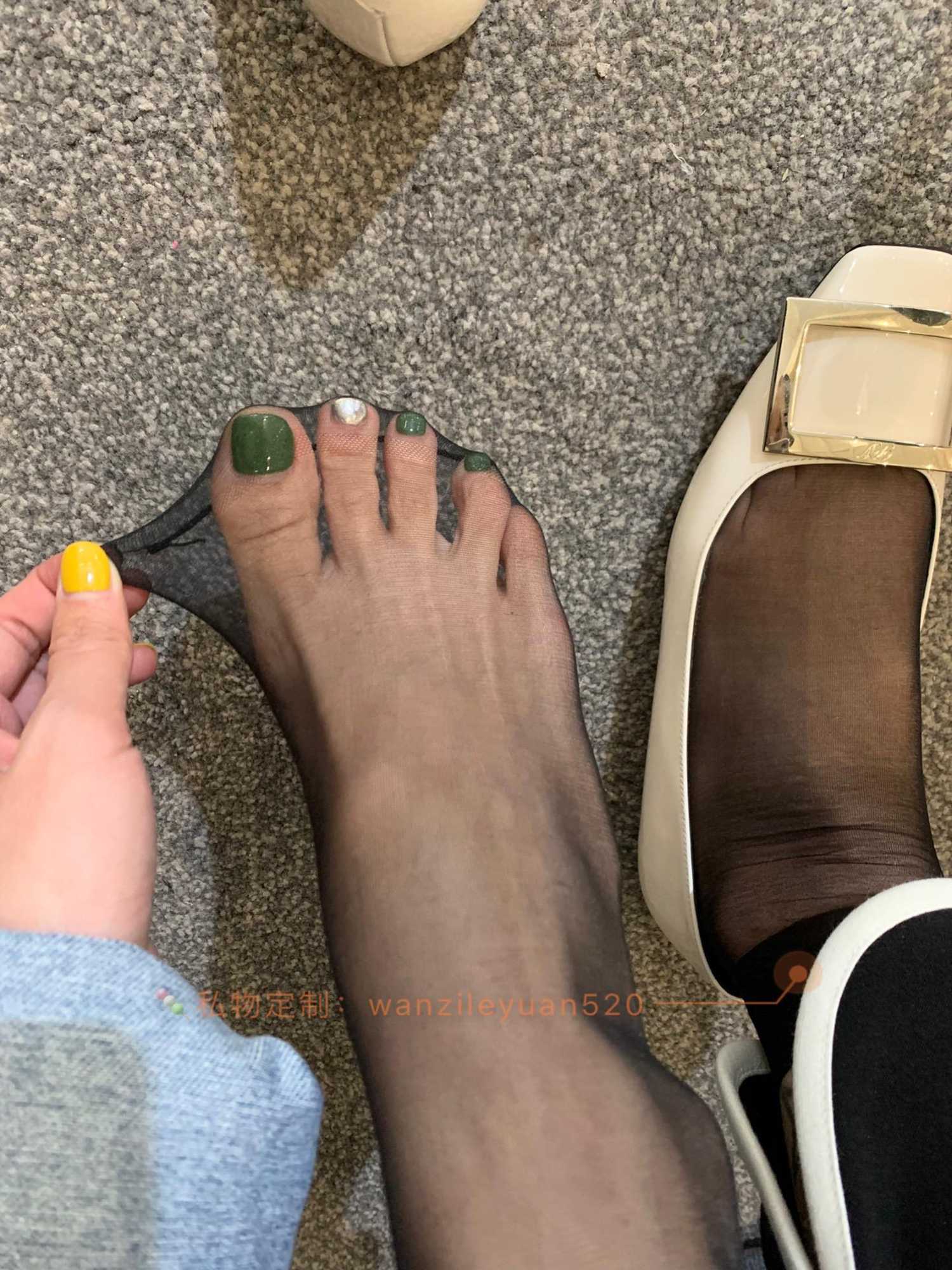 图片[24]-微信朋友圈达人@Changeable丸子-定制系列  黑短丝[65P] – 速更版-美库