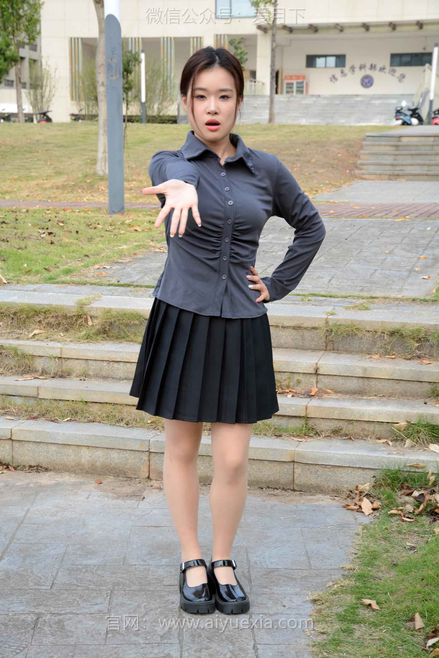 图片[24]-月下摄影 NO.006 茜茜~灰色小JK 这身灰色小JK被我穿出了正装的感觉！[100P] – 速更版-美库