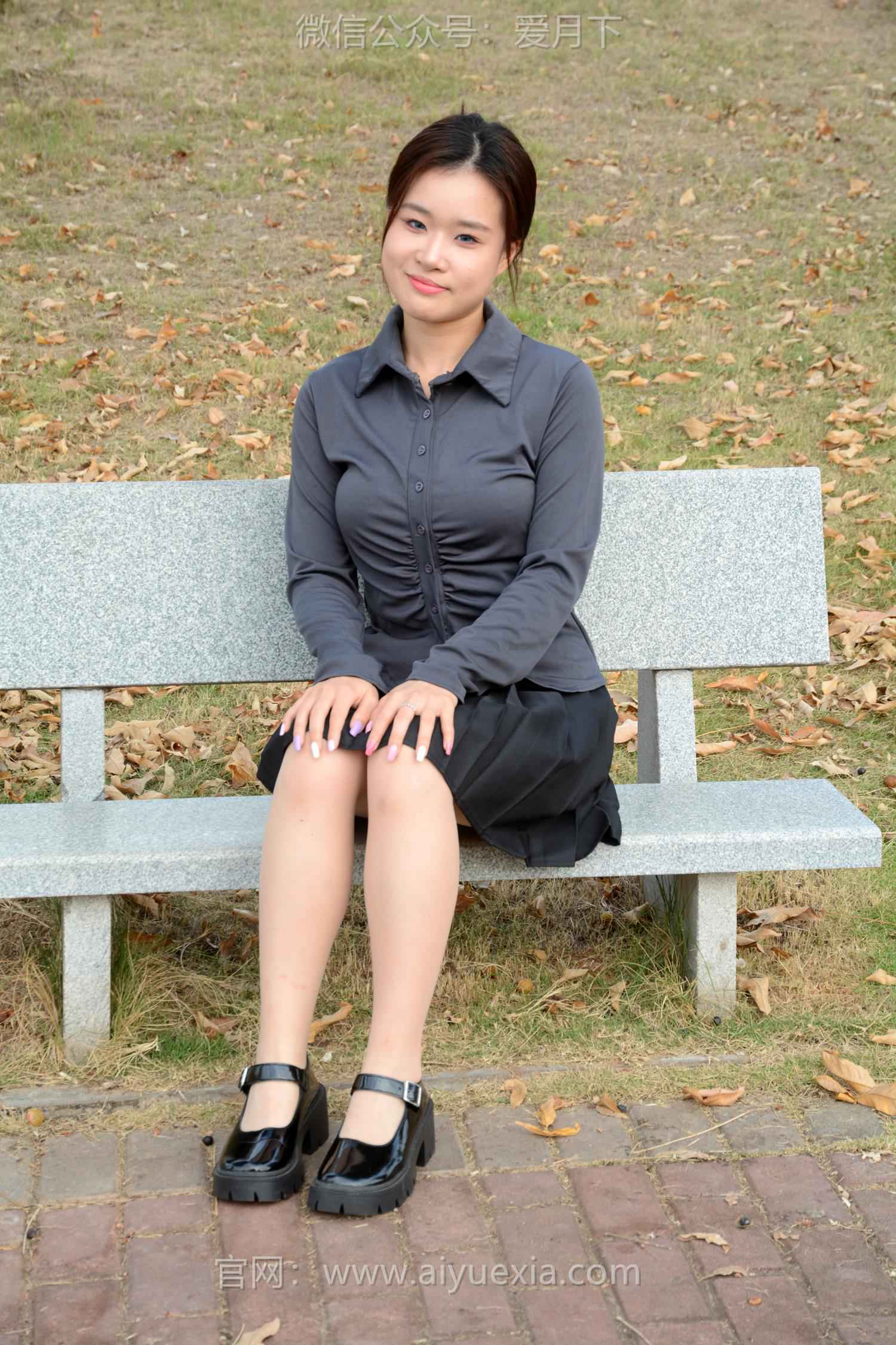 图片[26]-月下摄影 NO.006 茜茜~灰色小JK 这身灰色小JK被我穿出了正装的感觉！[100P] – 速更版-美库