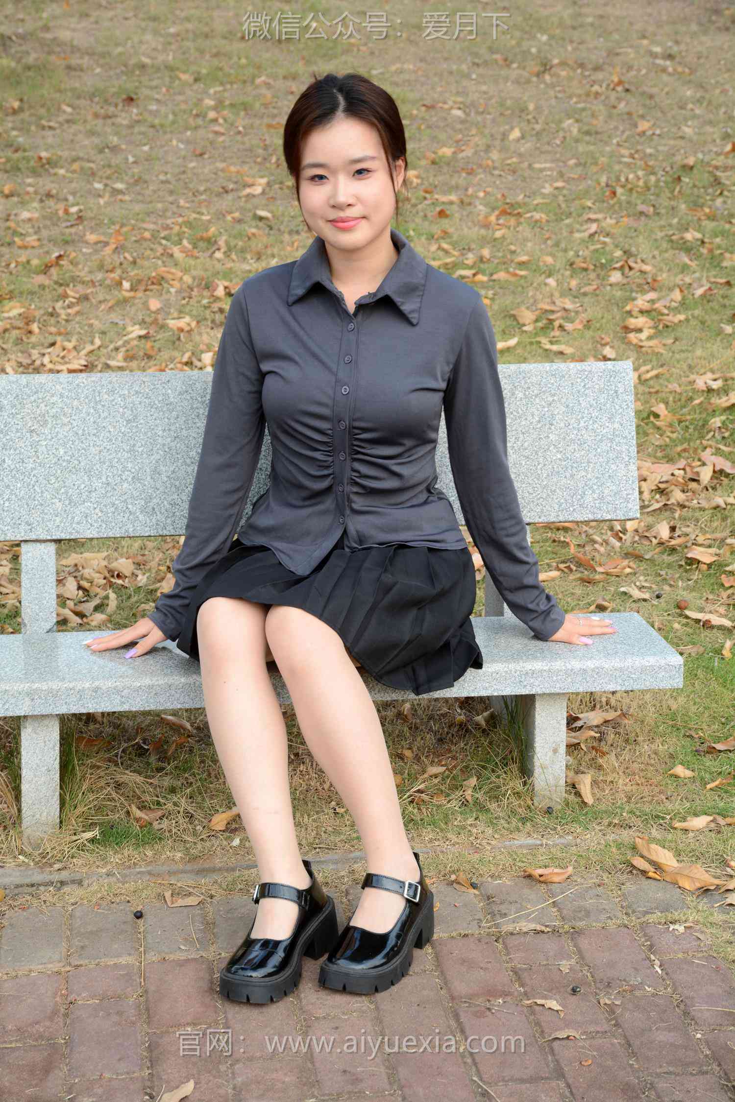 图片[29]-月下摄影 NO.006 茜茜~灰色小JK 这身灰色小JK被我穿出了正装的感觉！[100P] – 速更版-美库