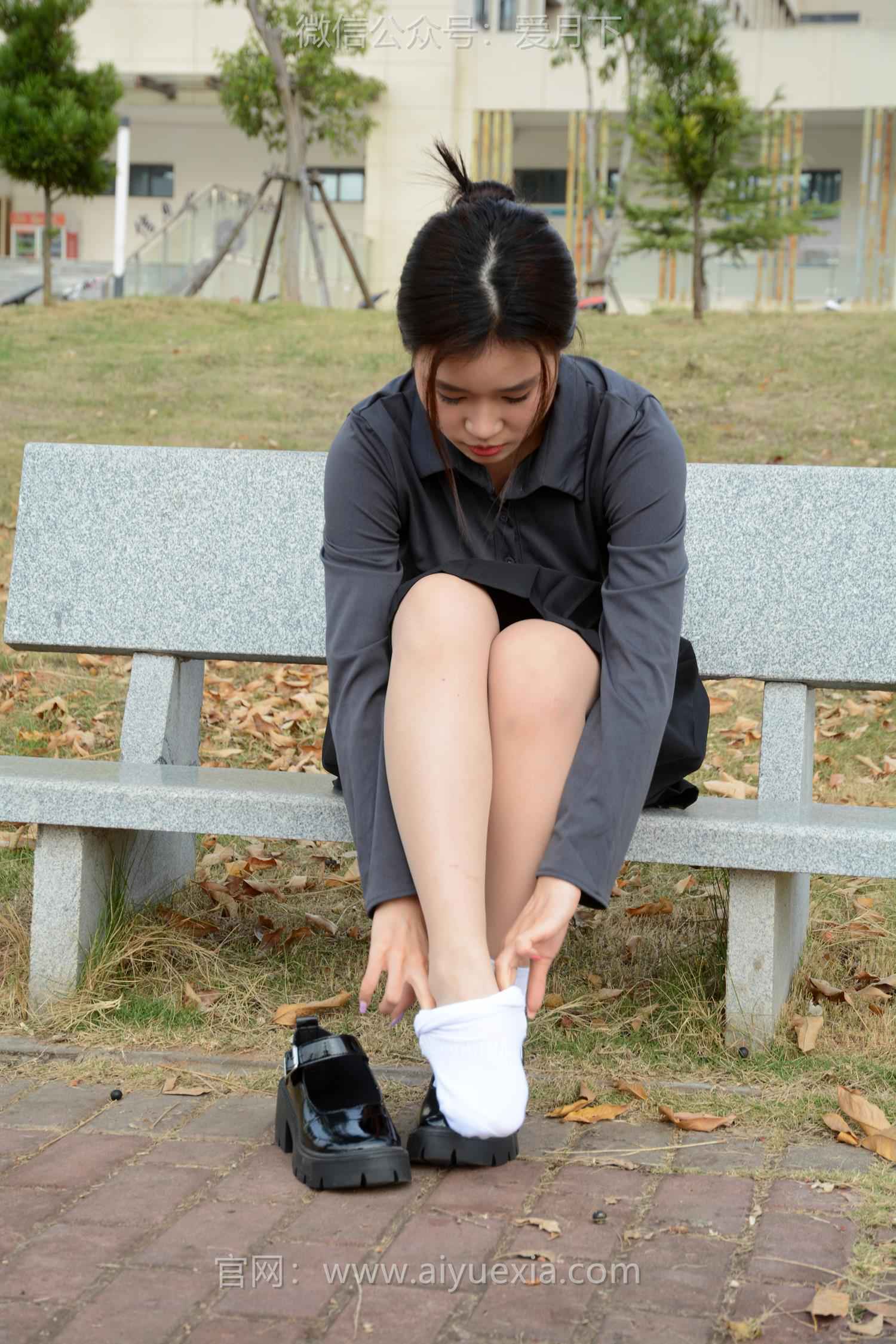 图片[35]-月下摄影 NO.006 茜茜~灰色小JK 这身灰色小JK被我穿出了正装的感觉！[100P] – 速更版-美库