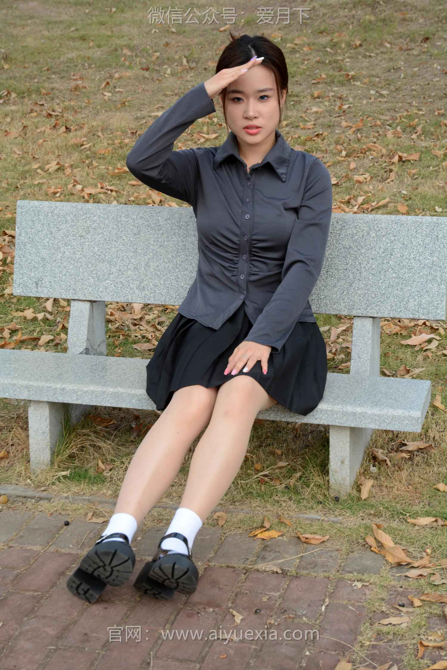 图片[37]-月下摄影 NO.006 茜茜~灰色小JK 这身灰色小JK被我穿出了正装的感觉！[100P] – 速更版-美库