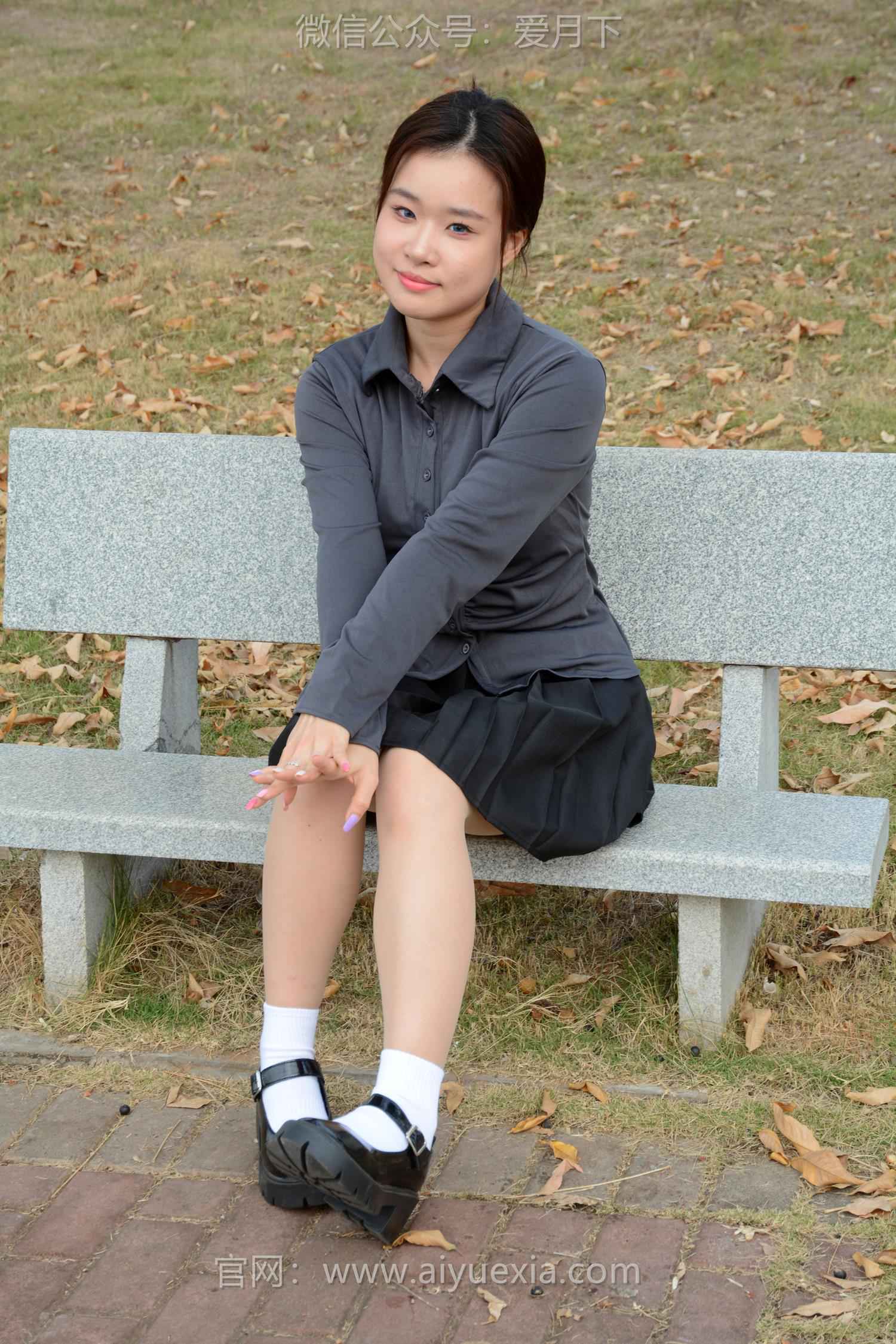 图片[40]-月下摄影 NO.006 茜茜~灰色小JK 这身灰色小JK被我穿出了正装的感觉！[100P] – 速更版-美库