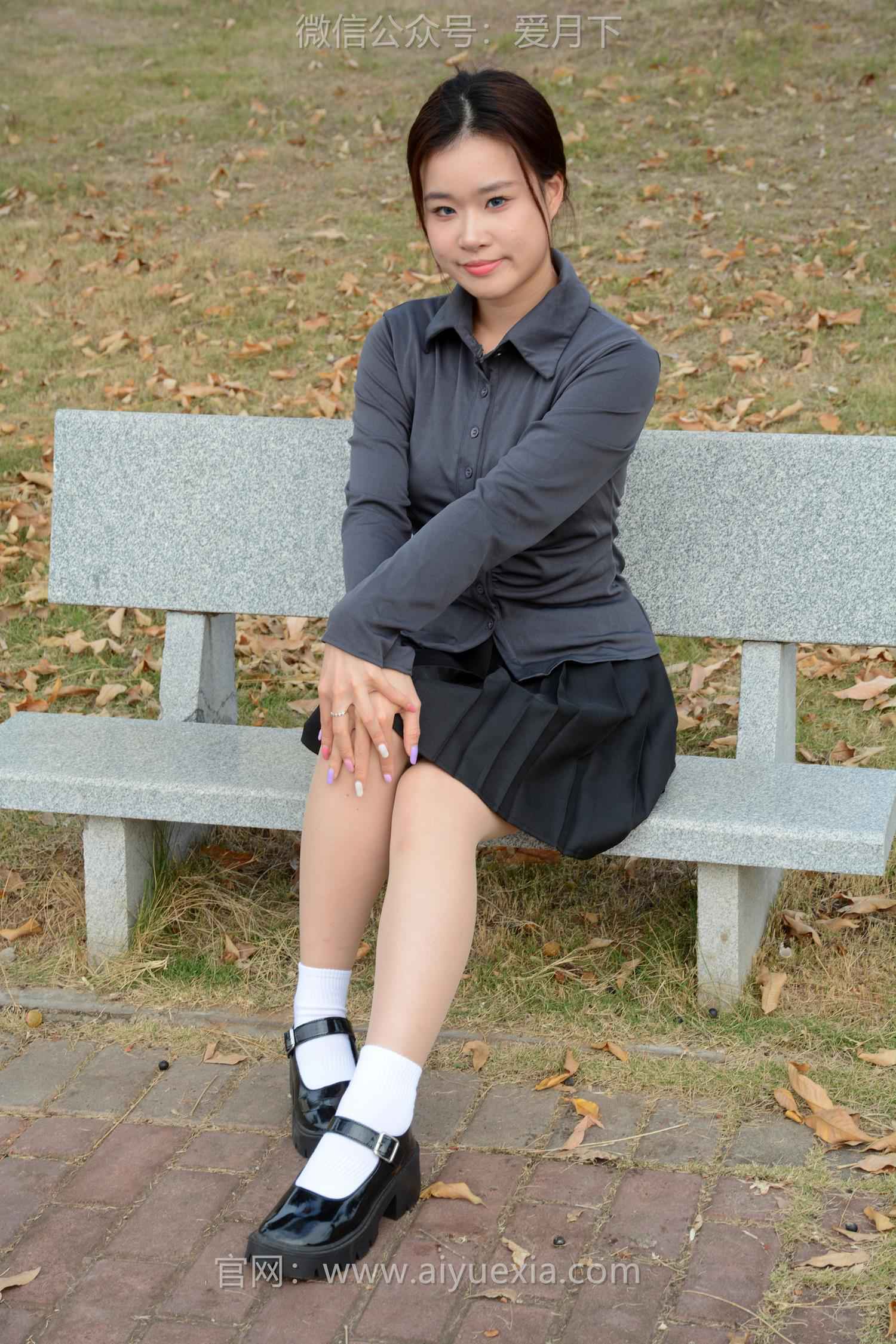 图片[41]-月下摄影 NO.006 茜茜~灰色小JK 这身灰色小JK被我穿出了正装的感觉！[100P] – 速更版-美库