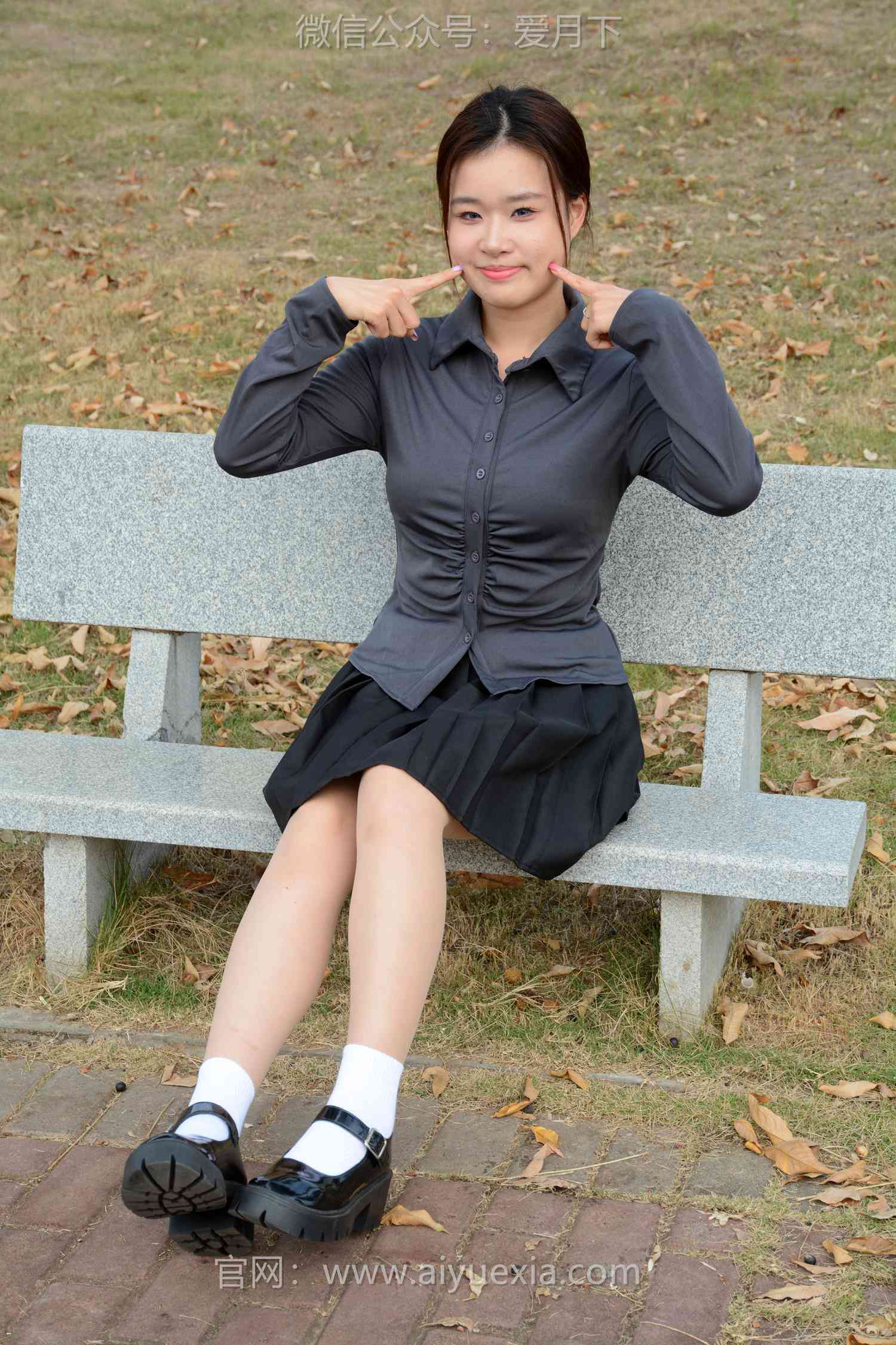 图片[42]-月下摄影 NO.006 茜茜~灰色小JK 这身灰色小JK被我穿出了正装的感觉！[100P] – 速更版-美库