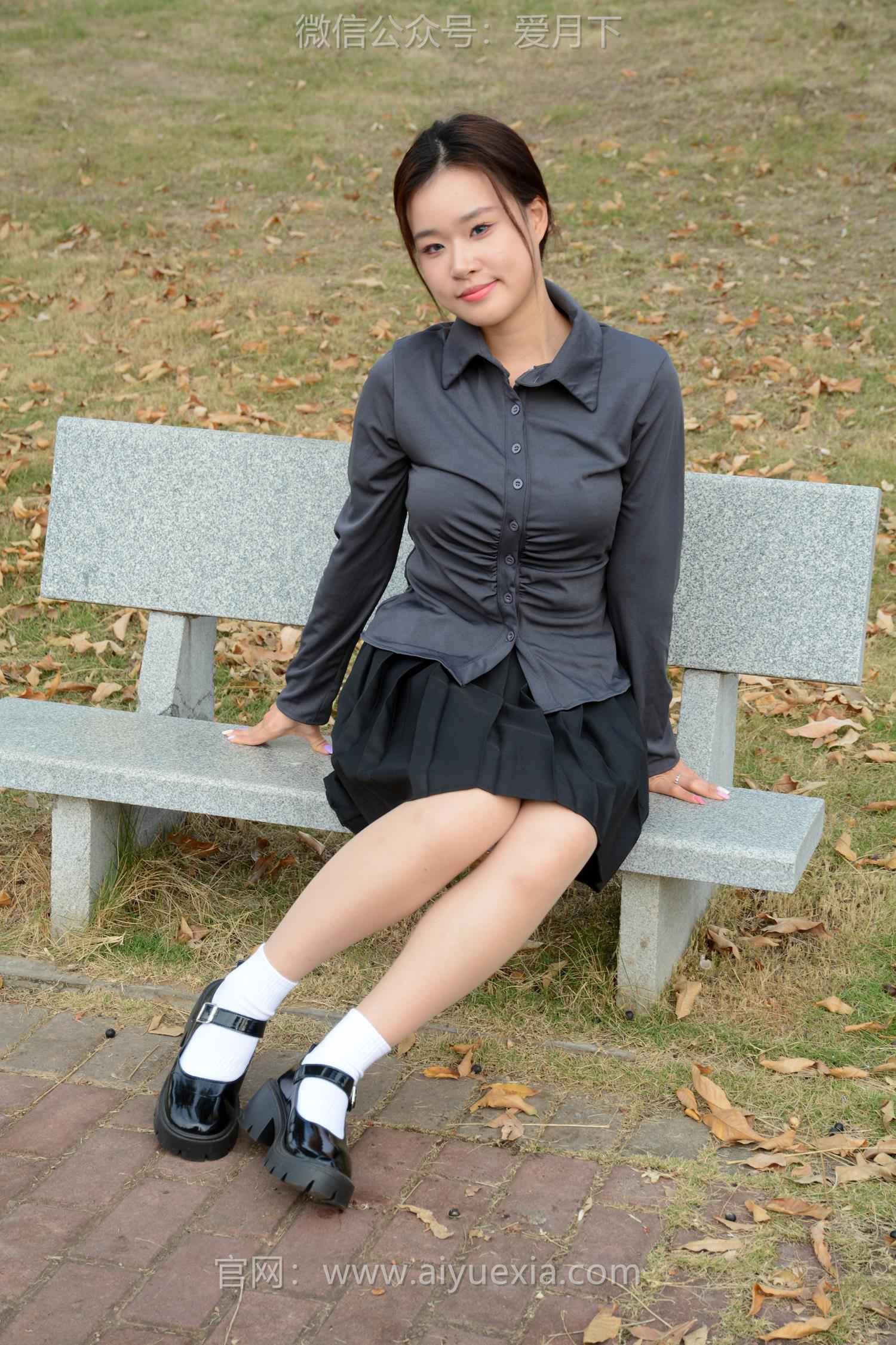 图片[47]-月下摄影 NO.006 茜茜~灰色小JK 这身灰色小JK被我穿出了正装的感觉！[100P] – 速更版-美库