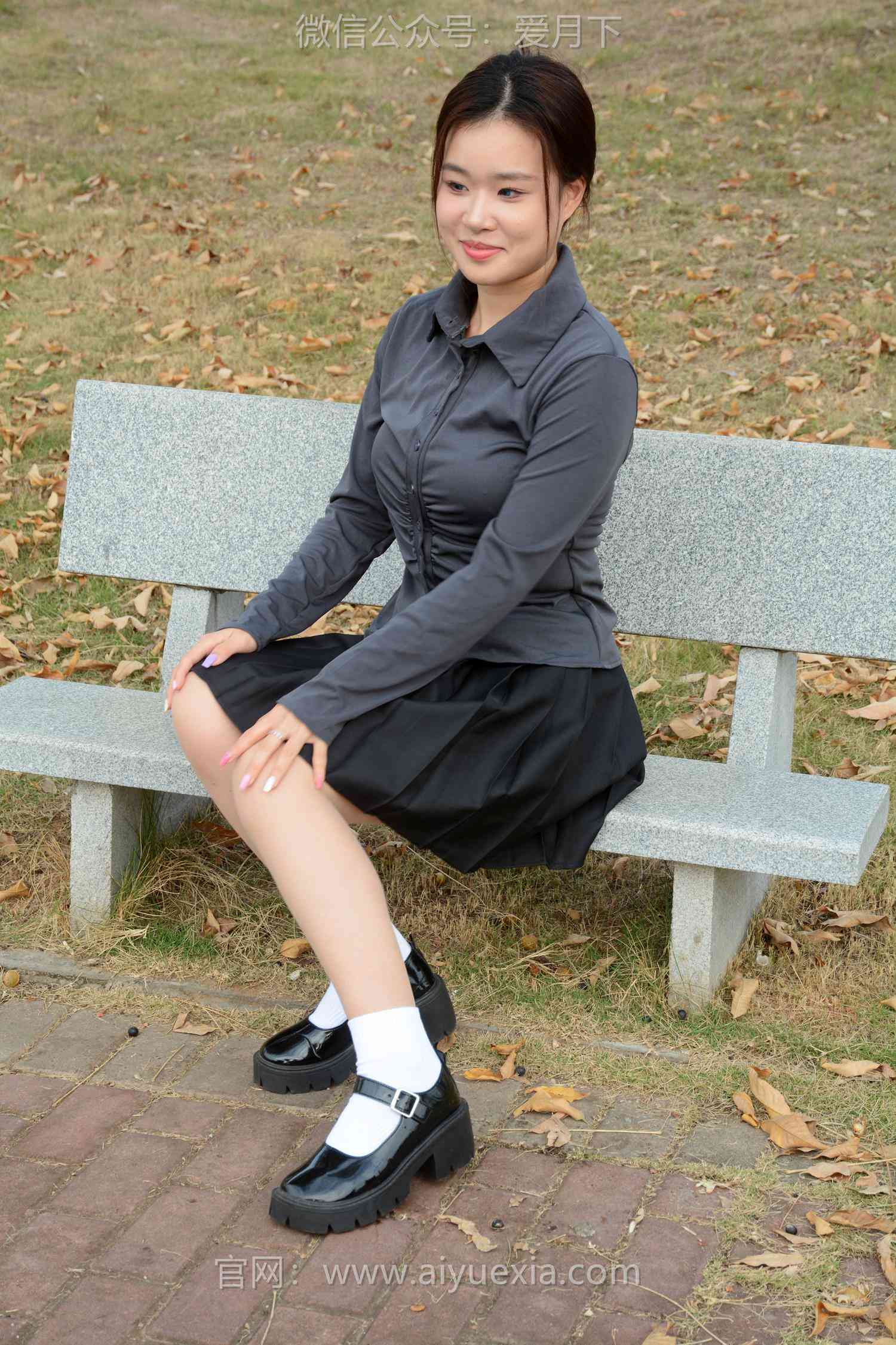 图片[48]-月下摄影 NO.006 茜茜~灰色小JK 这身灰色小JK被我穿出了正装的感觉！[100P] – 速更版-美库