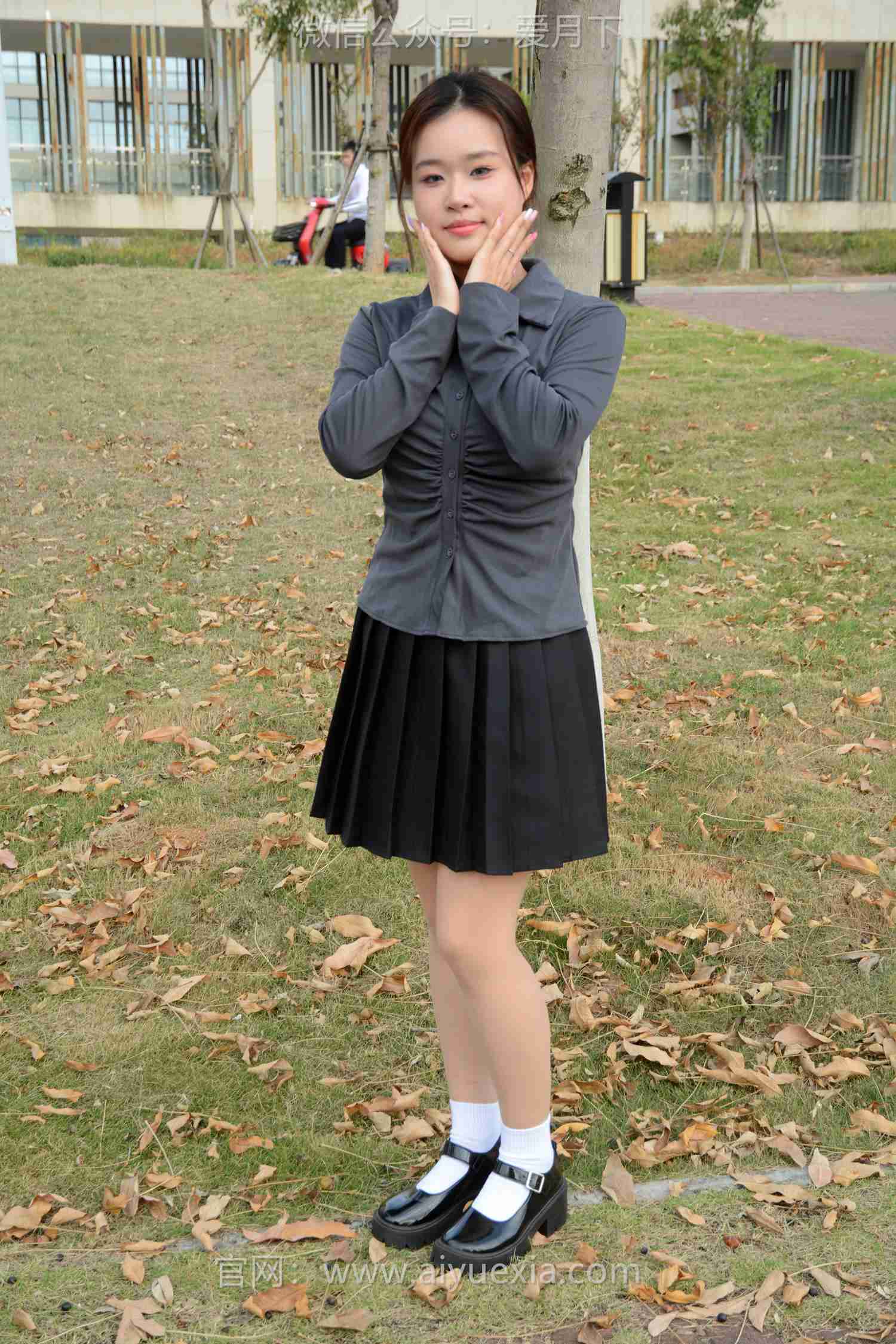 图片[50]-月下摄影 NO.006 茜茜~灰色小JK 这身灰色小JK被我穿出了正装的感觉！[100P] – 速更版-美库