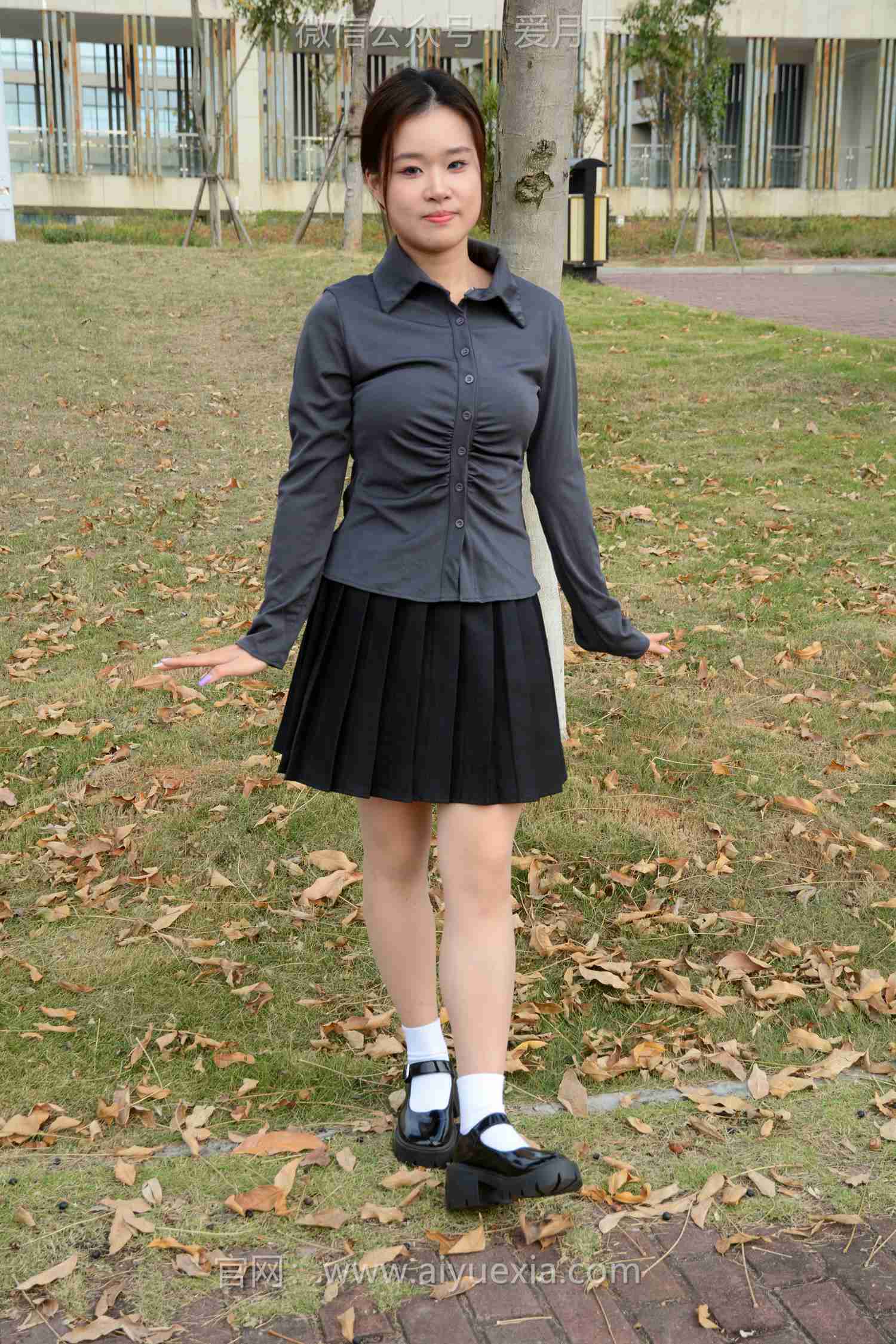 图片[51]-月下摄影 NO.006 茜茜~灰色小JK 这身灰色小JK被我穿出了正装的感觉！[100P] – 速更版-美库