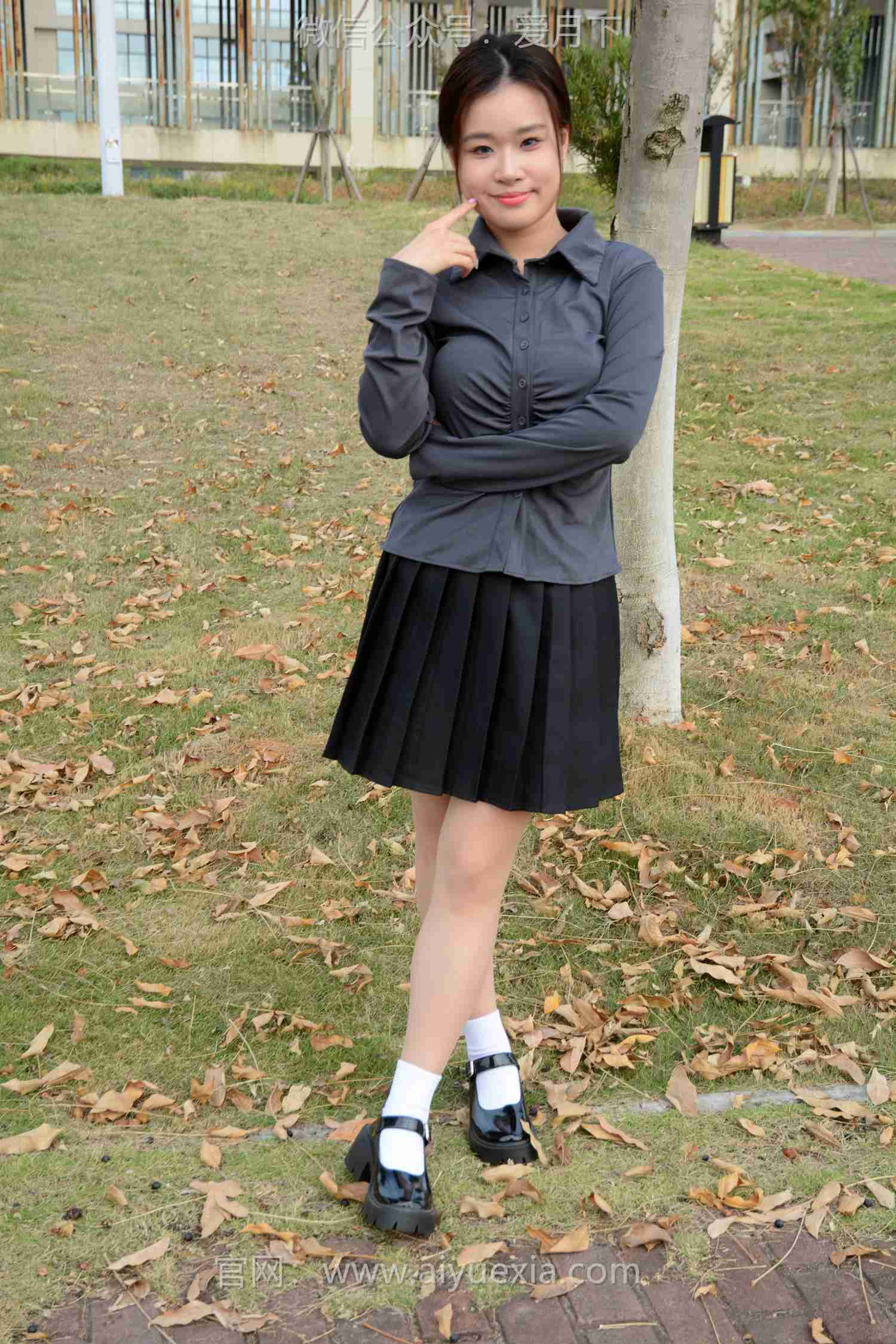 图片[54]-月下摄影 NO.006 茜茜~灰色小JK 这身灰色小JK被我穿出了正装的感觉！[100P] – 速更版-美库