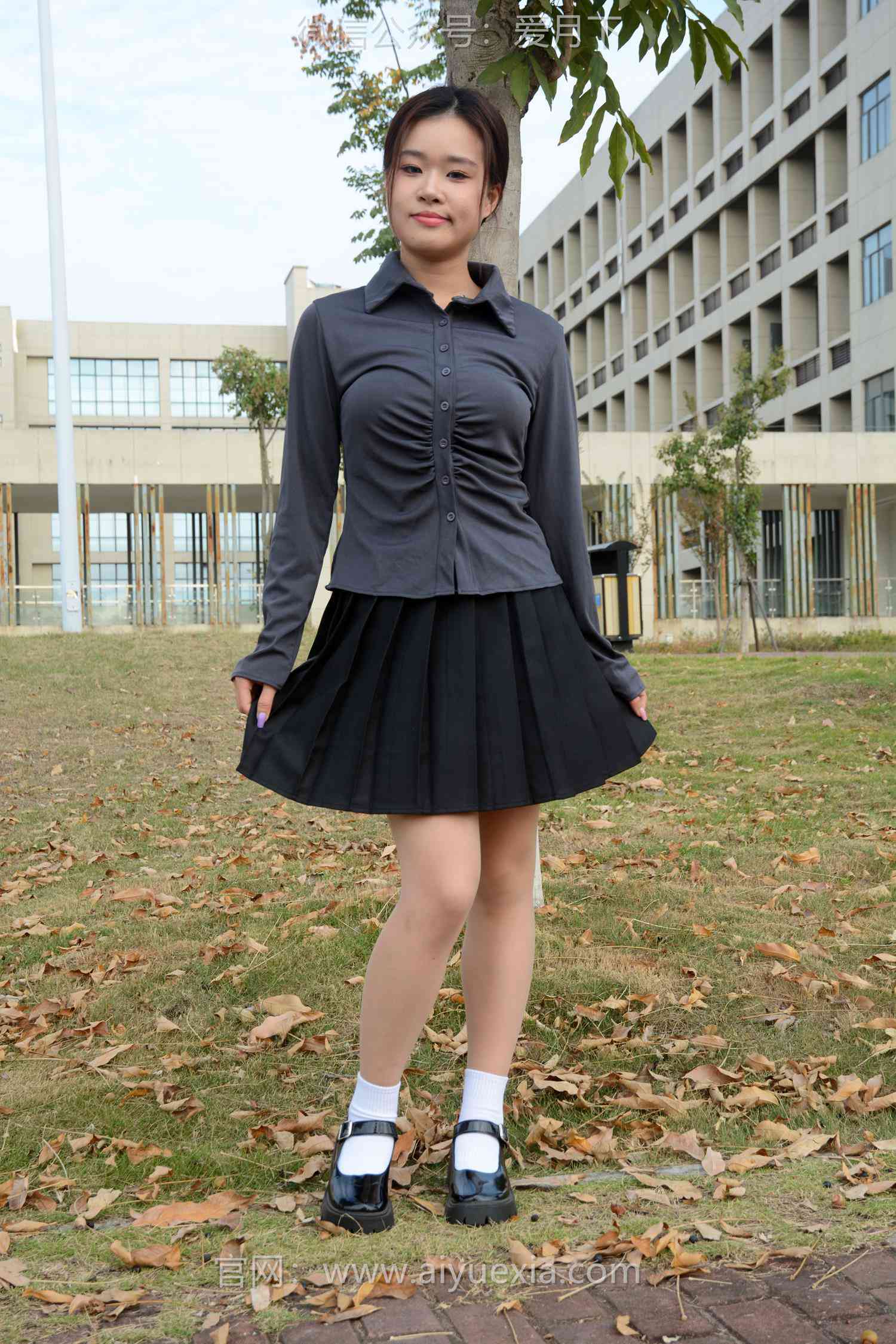 图片[55]-月下摄影 NO.006 茜茜~灰色小JK 这身灰色小JK被我穿出了正装的感觉！[100P] – 速更版-美库