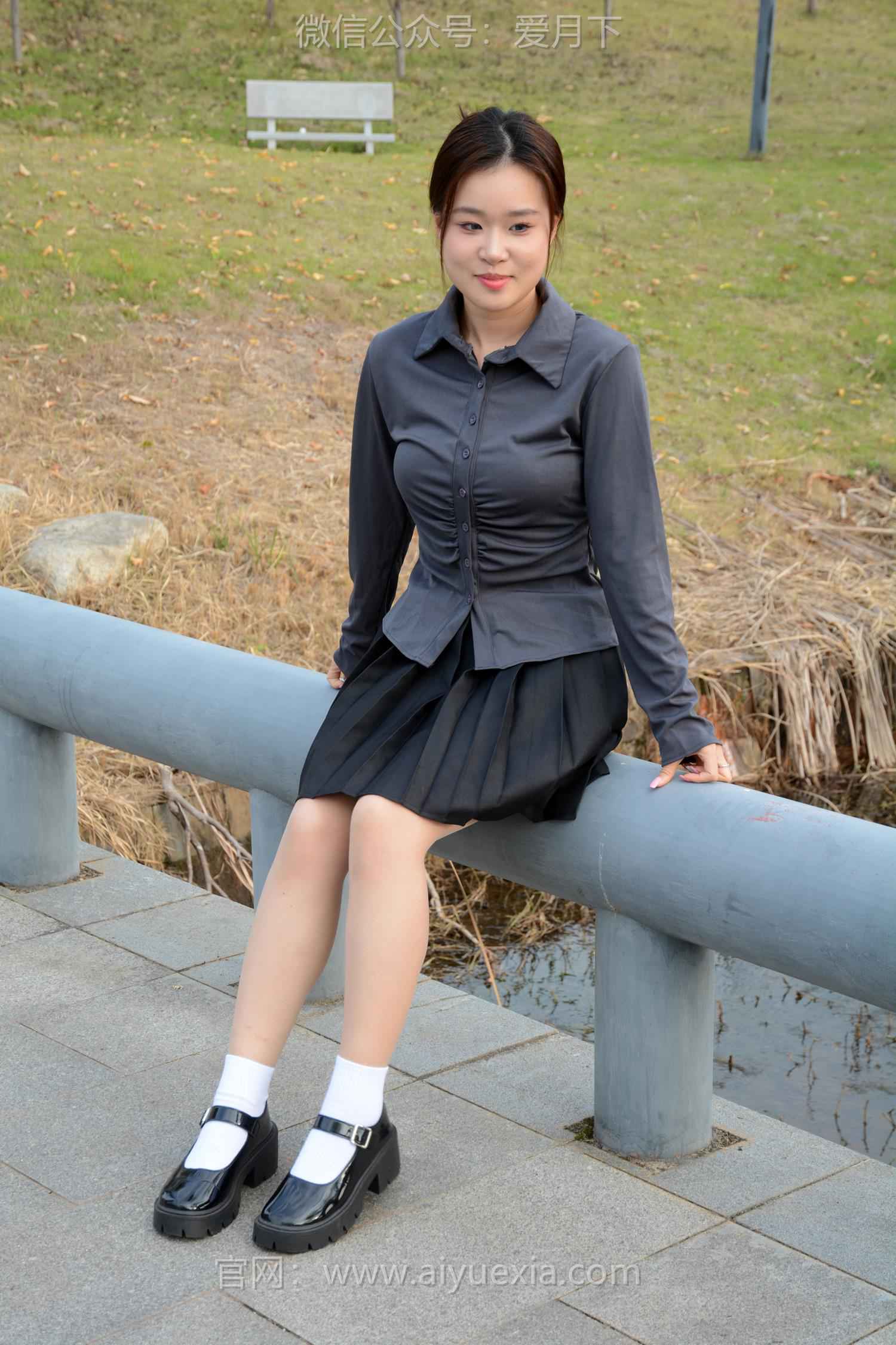 图片[56]-月下摄影 NO.006 茜茜~灰色小JK 这身灰色小JK被我穿出了正装的感觉！[100P] – 速更版-美库