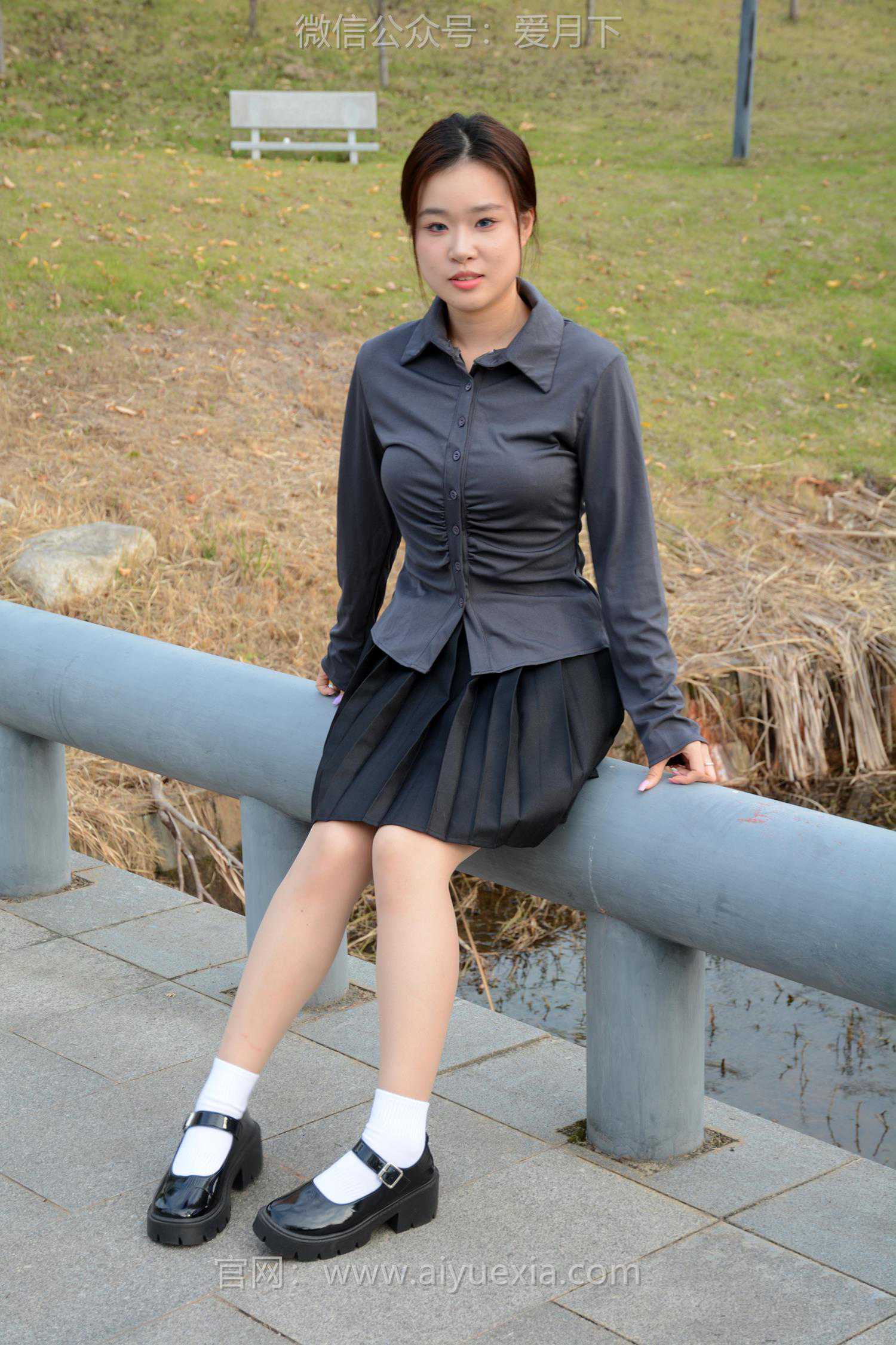 图片[57]-月下摄影 NO.006 茜茜~灰色小JK 这身灰色小JK被我穿出了正装的感觉！[100P] – 速更版-美库