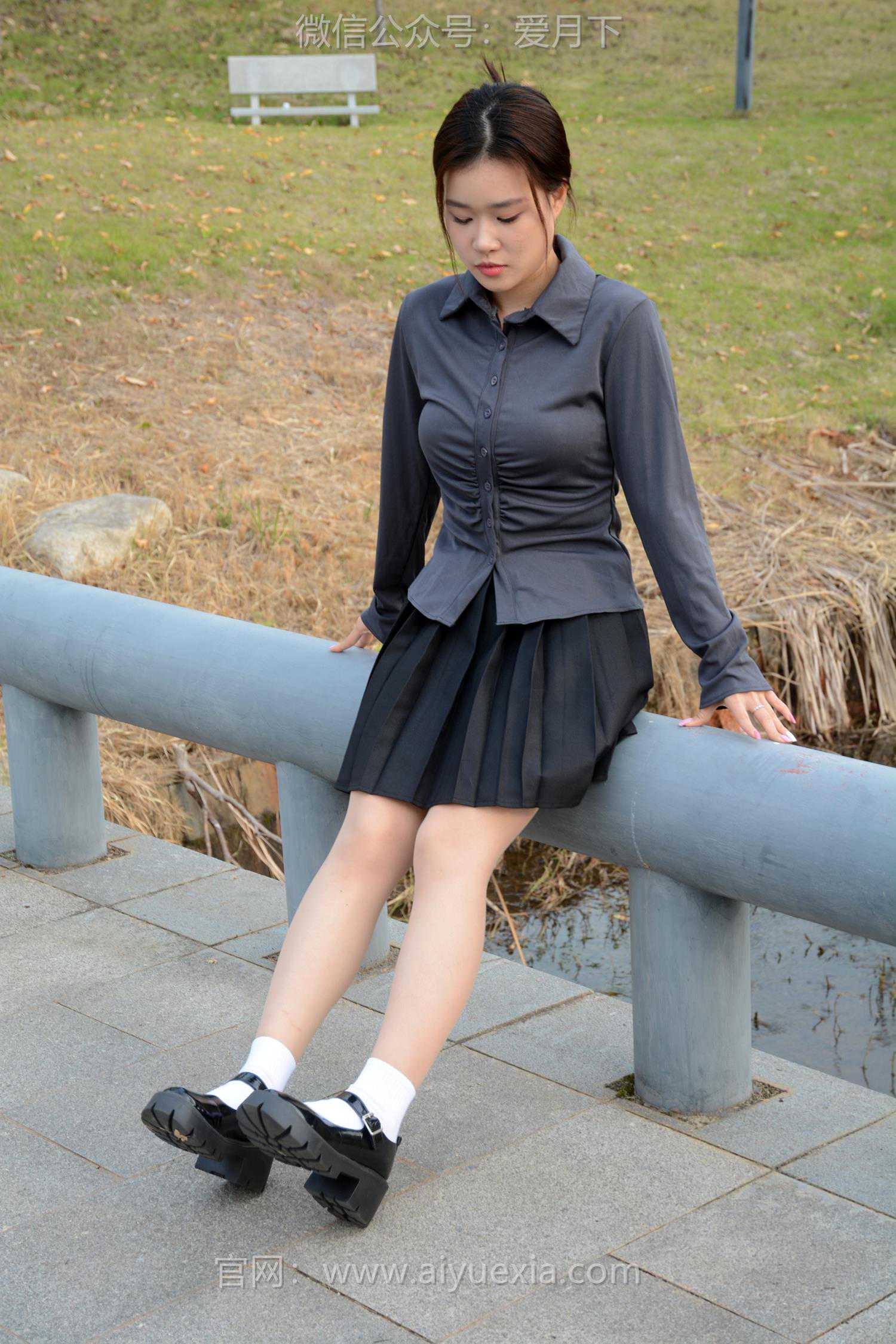 图片[58]-月下摄影 NO.006 茜茜~灰色小JK 这身灰色小JK被我穿出了正装的感觉！[100P] – 速更版-美库