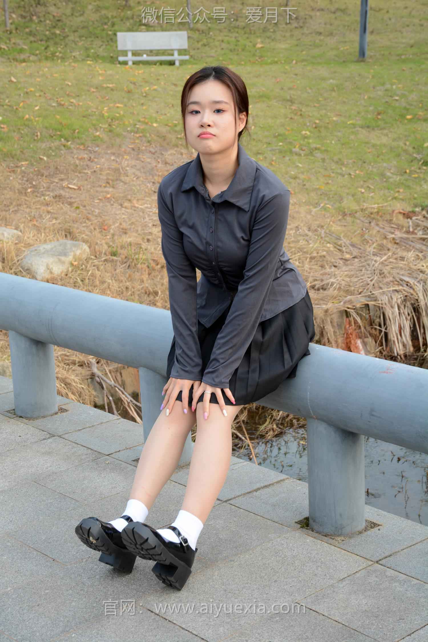 图片[59]-月下摄影 NO.006 茜茜~灰色小JK 这身灰色小JK被我穿出了正装的感觉！[100P] – 速更版-美库